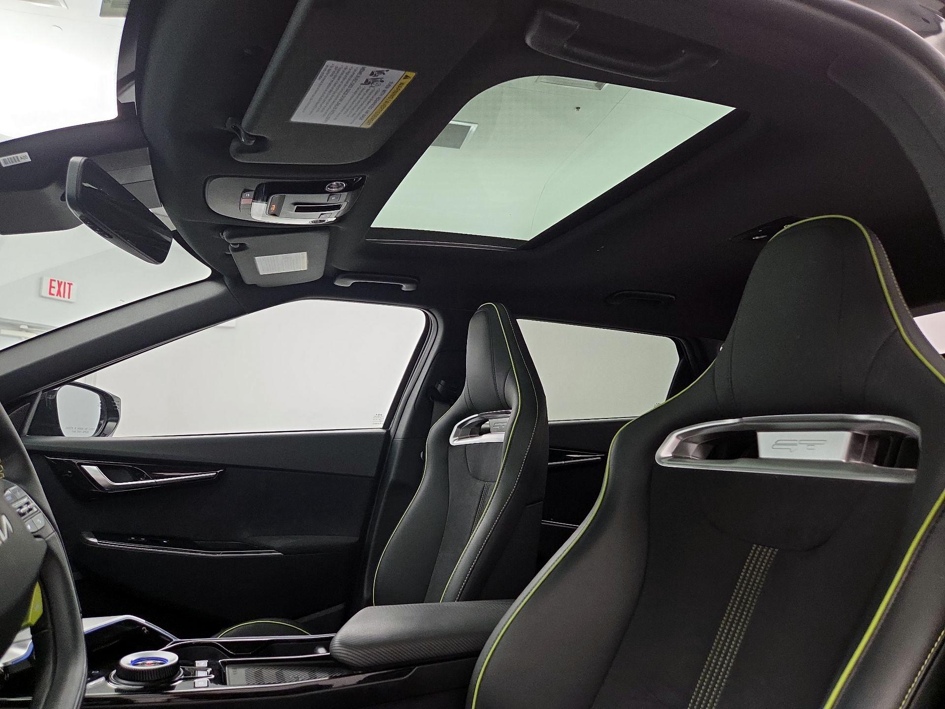 Thumbnail: 2023 Kia EV6 - 20