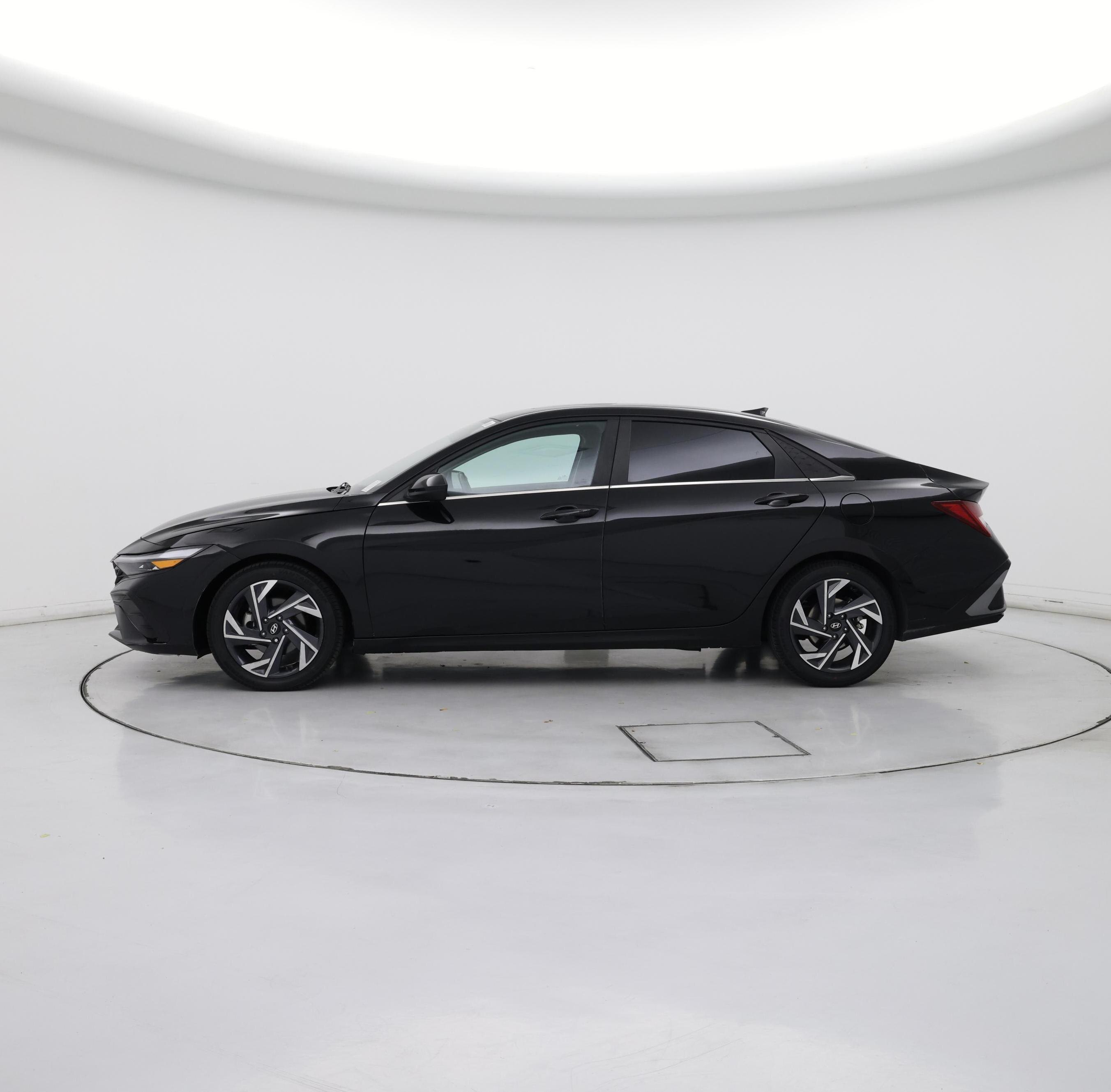 Thumbnail: 2024 Hyundai Elantra - 3