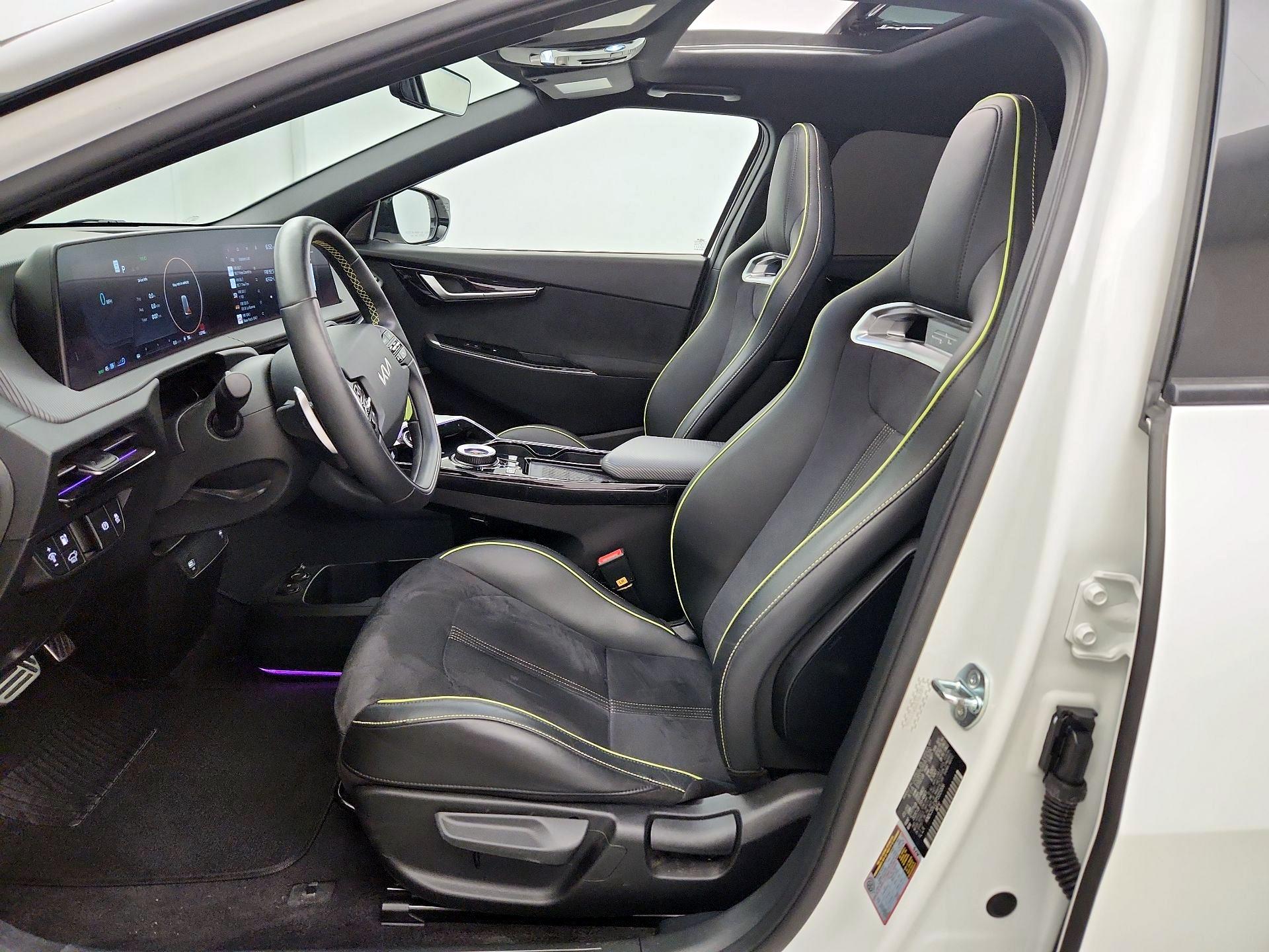 Thumbnail: 2023 Kia EV6 - 11