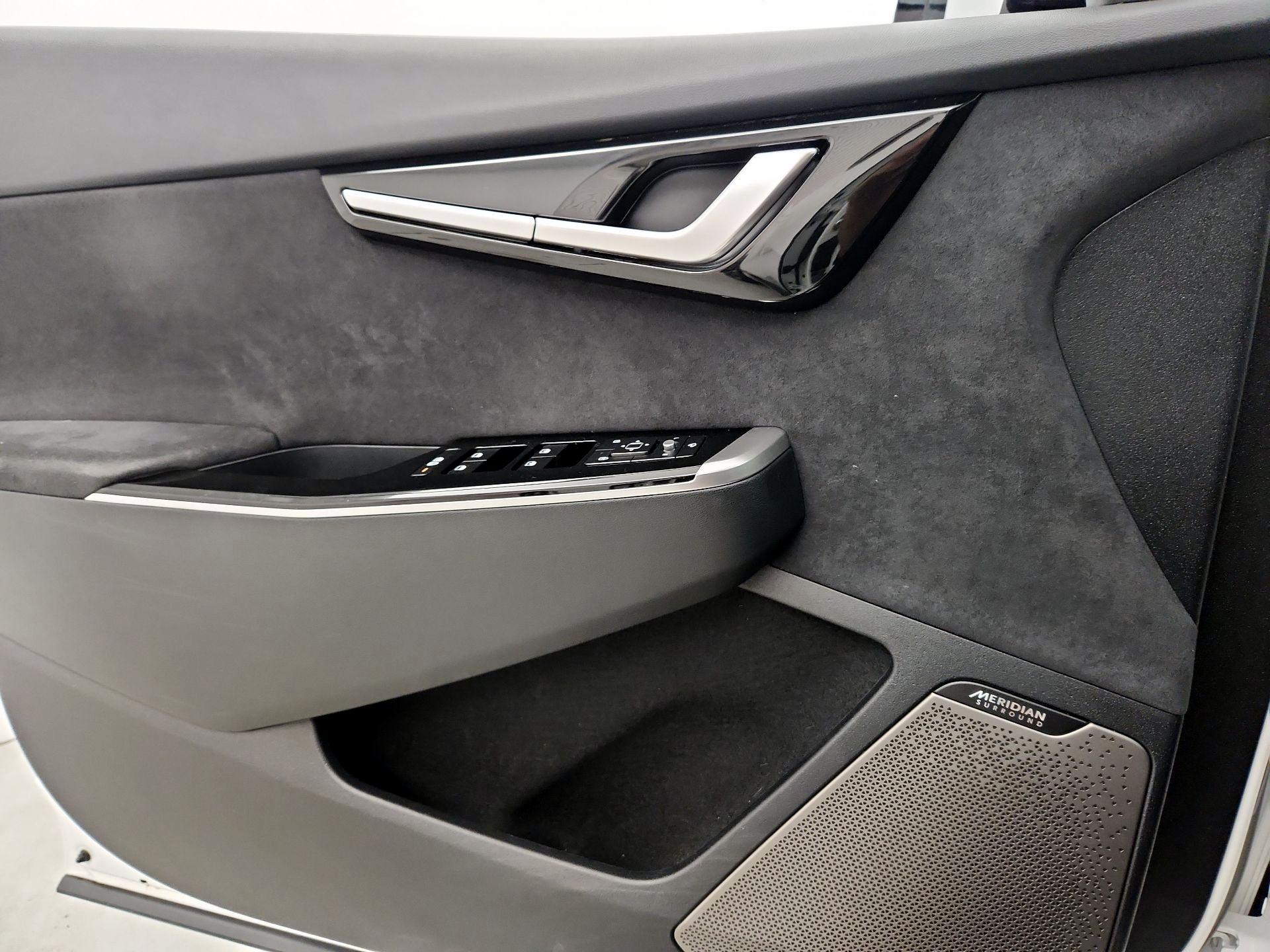 Thumbnail: 2023 Kia EV6 - 12