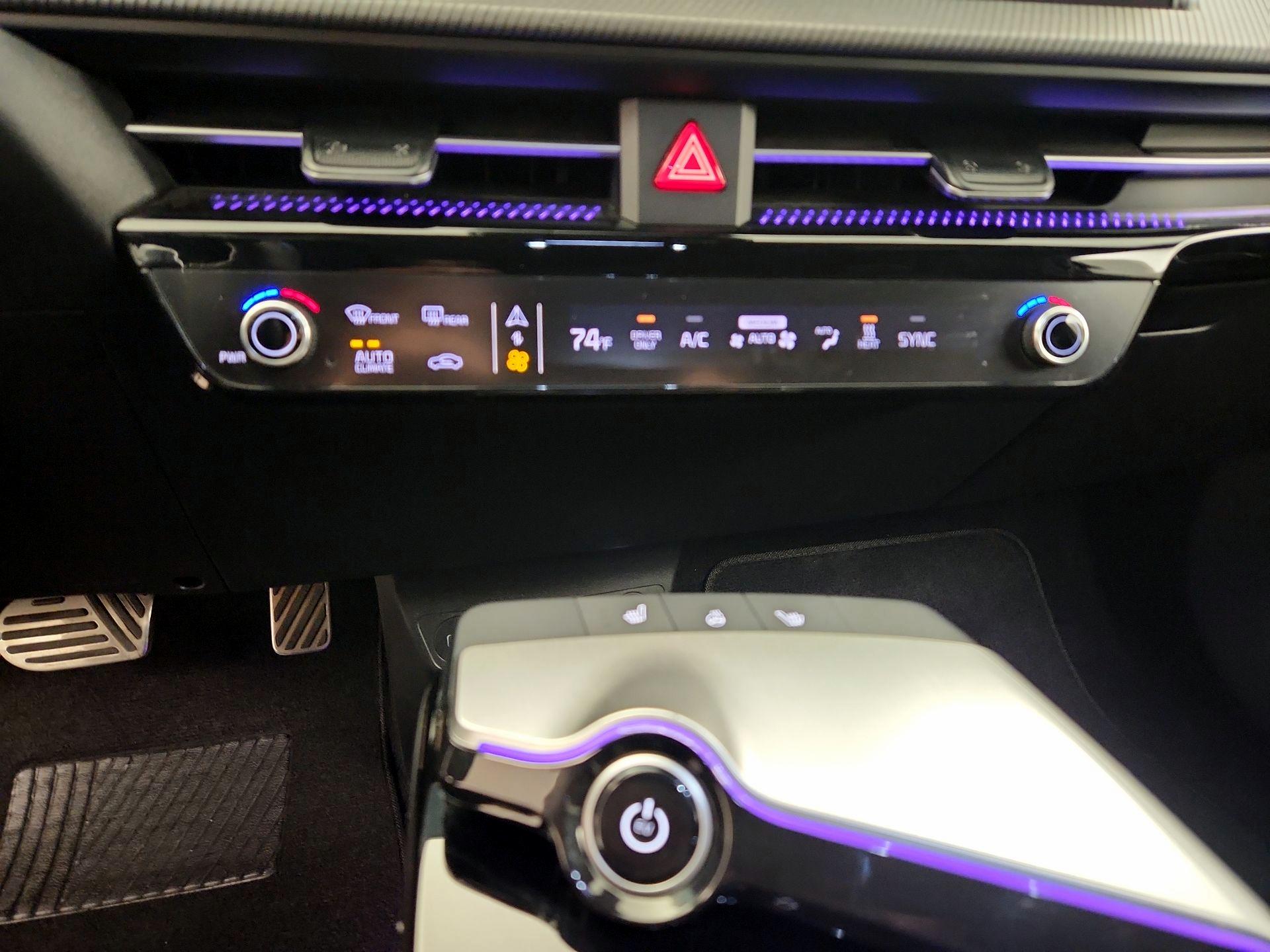 Thumbnail: 2023 Kia EV6 - 17