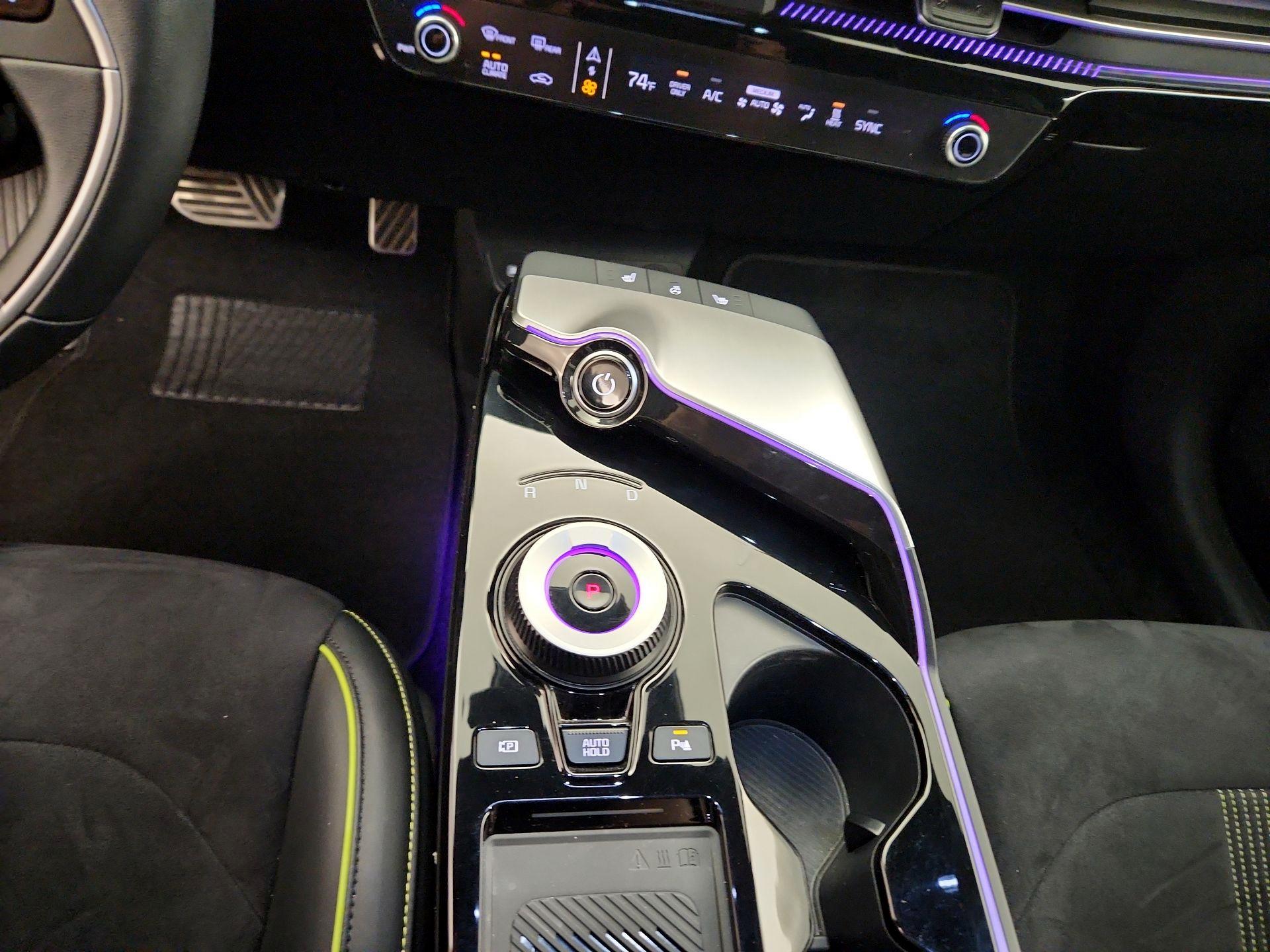 Thumbnail: 2023 Kia EV6 - 18