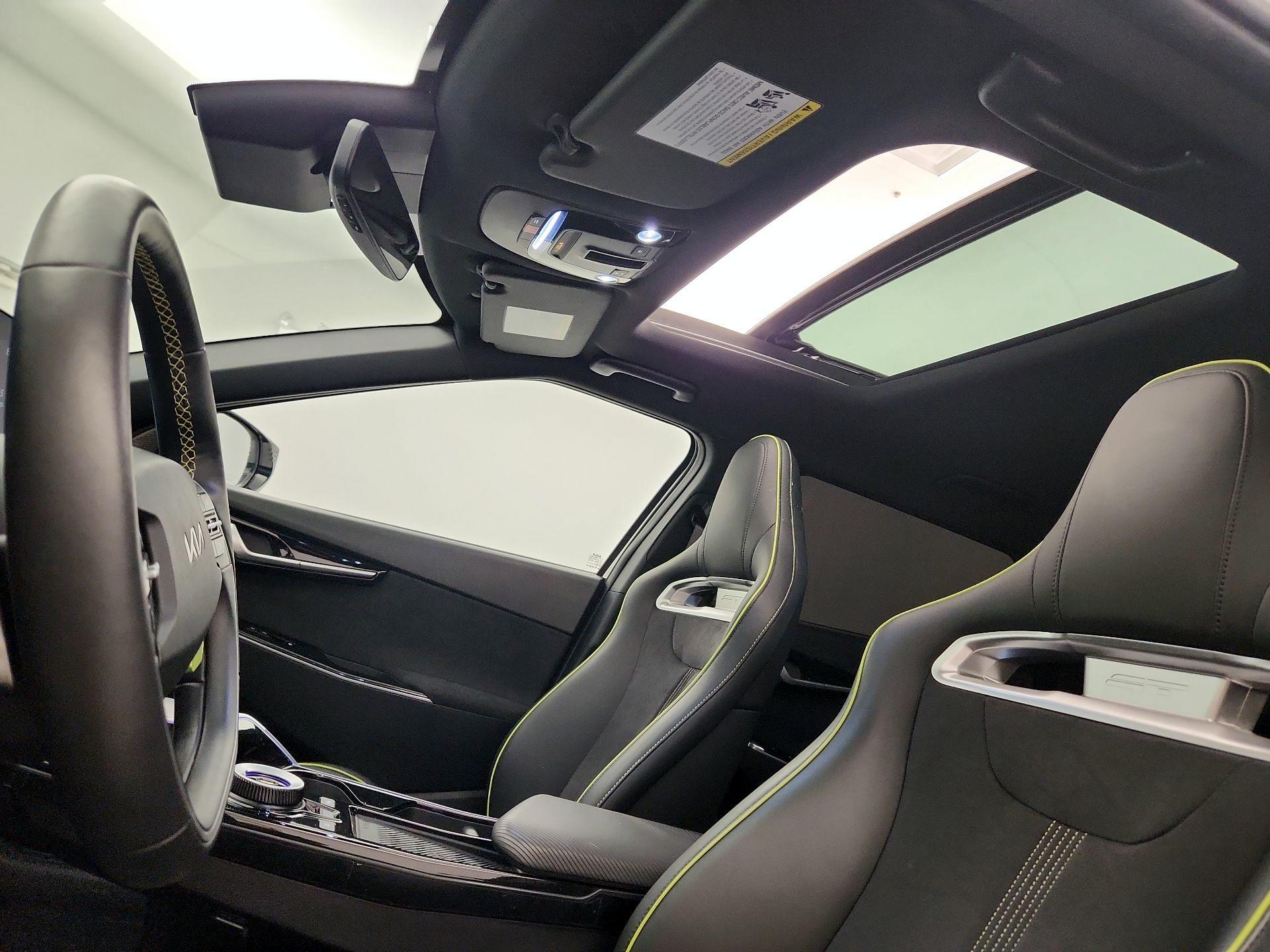 Thumbnail: 2023 Kia EV6 - 20