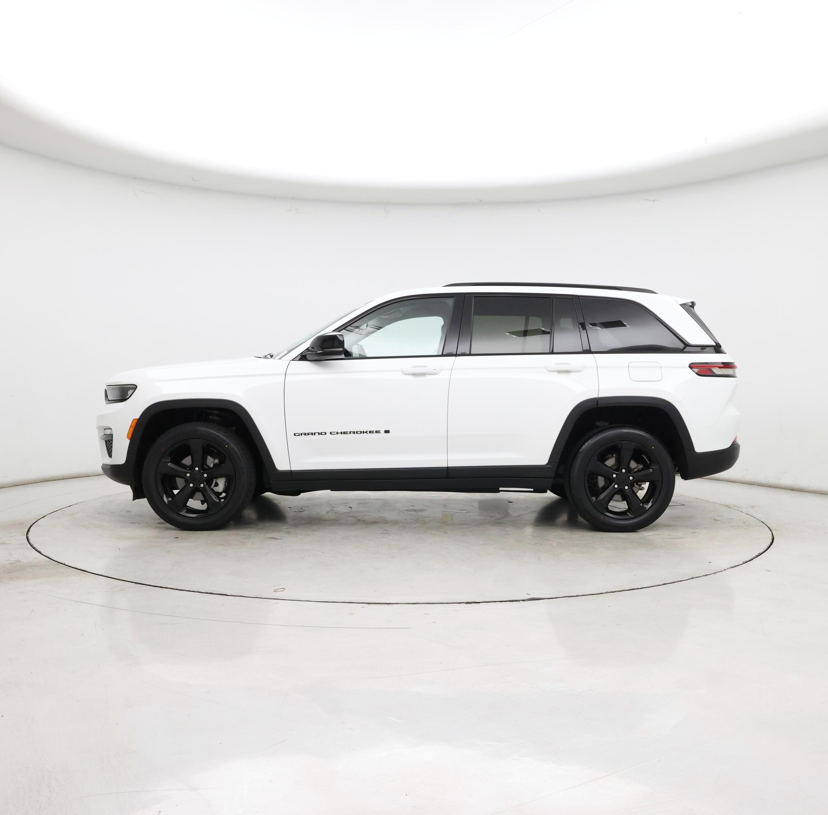 Thumbnail: 2023 Jeep Grand Cherokee - 3