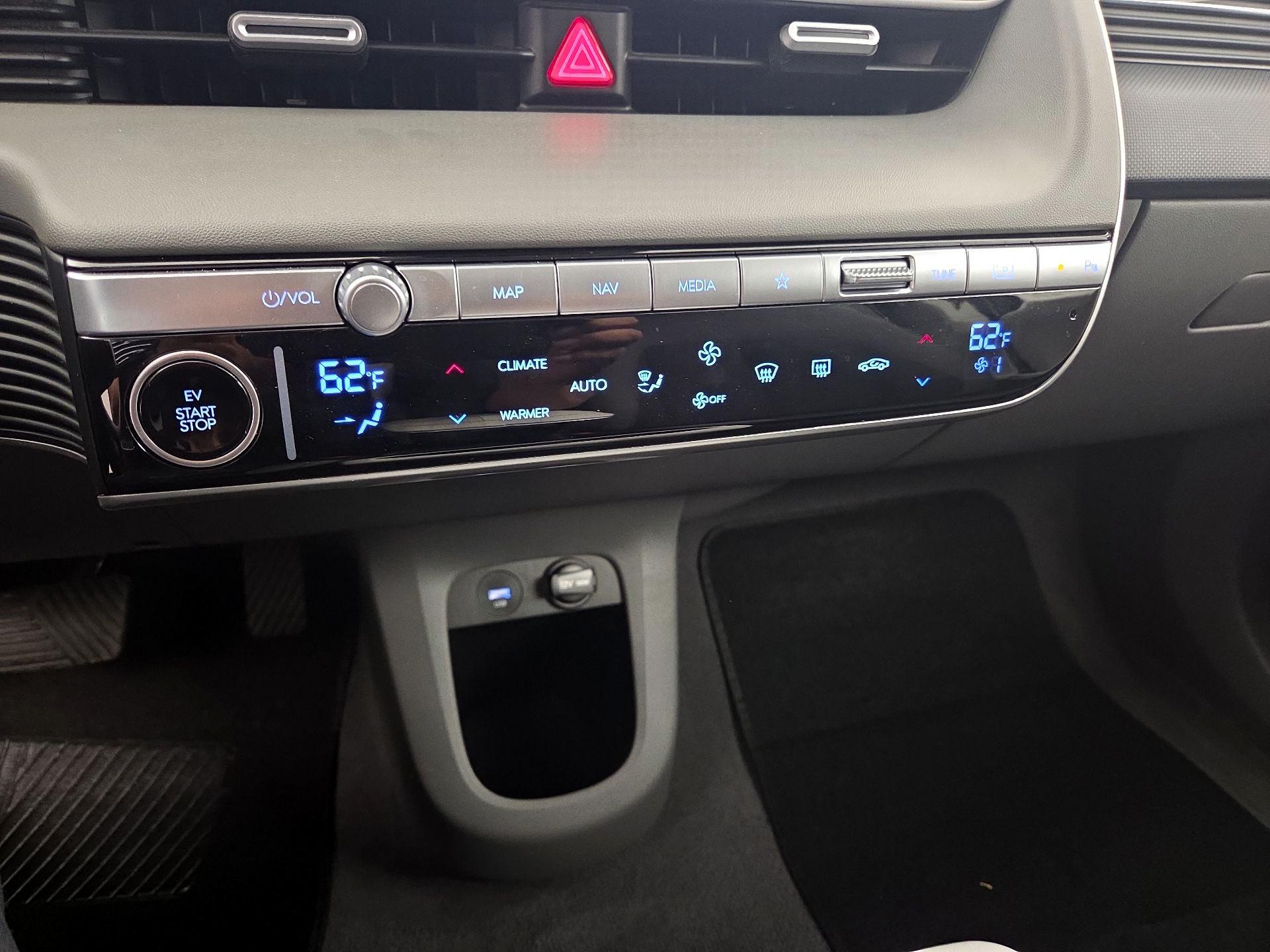 Thumbnail: 2024 Hyundai Ioniq 5 - 17