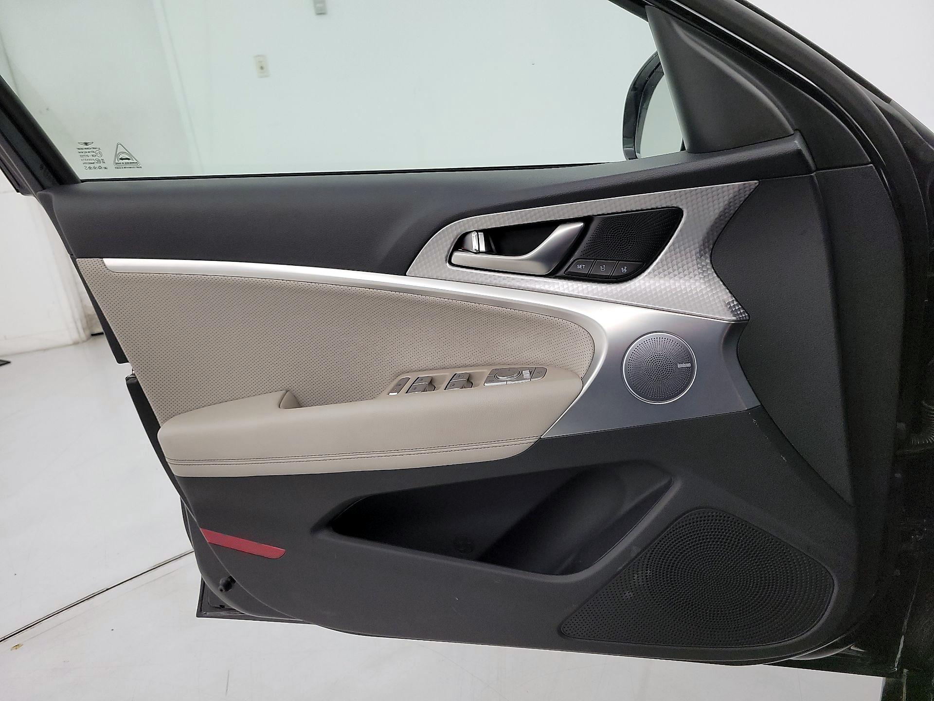 Thumbnail: 2023 Genesis G70 - 12