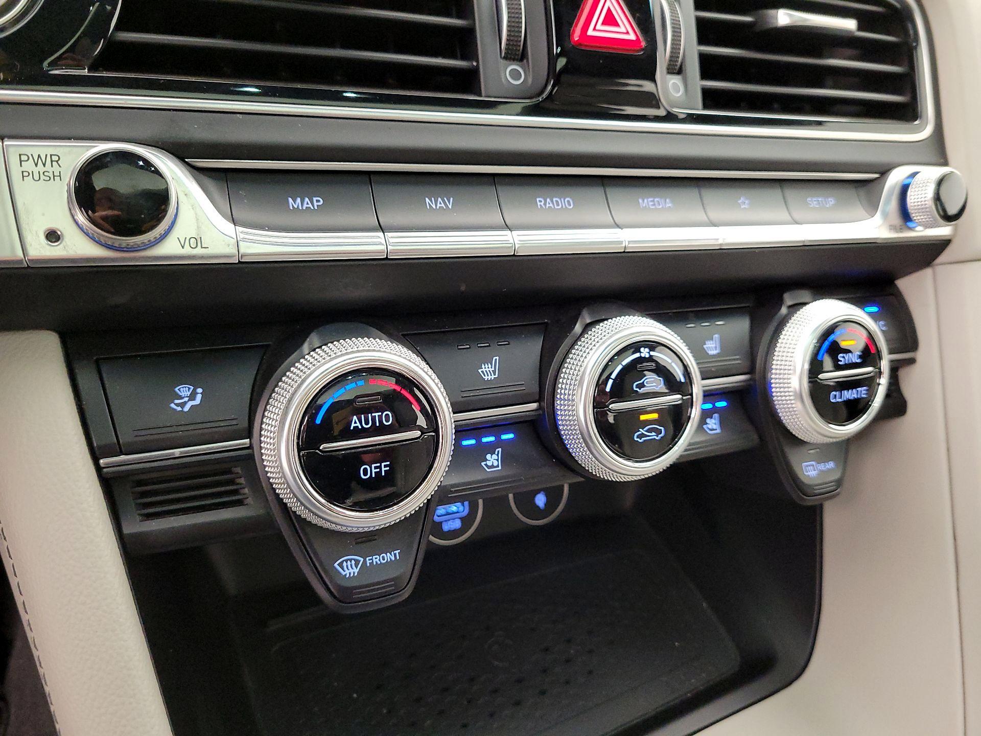 Thumbnail: 2023 Genesis G70 - 17