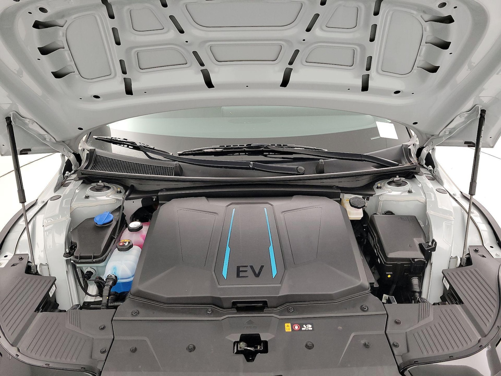 2024 Hyundai IONIQ 5 SE - Photo 23