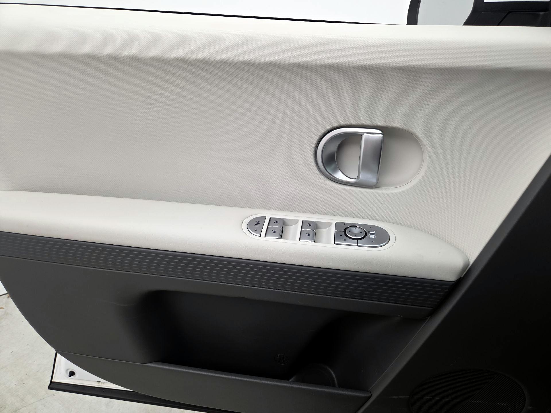 Thumbnail: 2024 Hyundai Ioniq 5 - 12