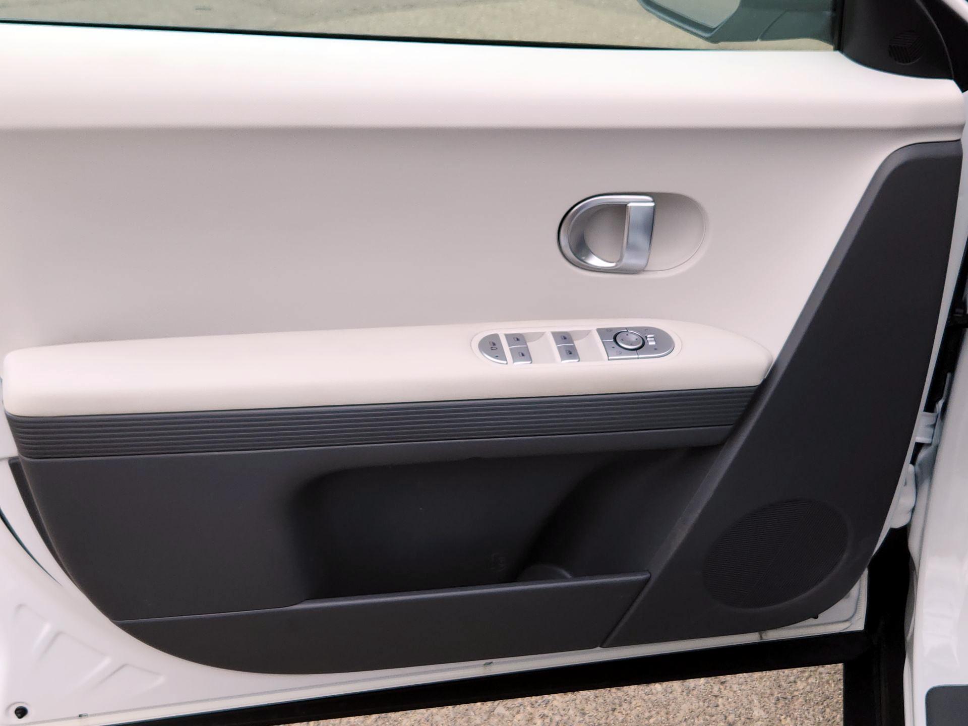 Thumbnail: 2024 Hyundai Ioniq 5 - 10
