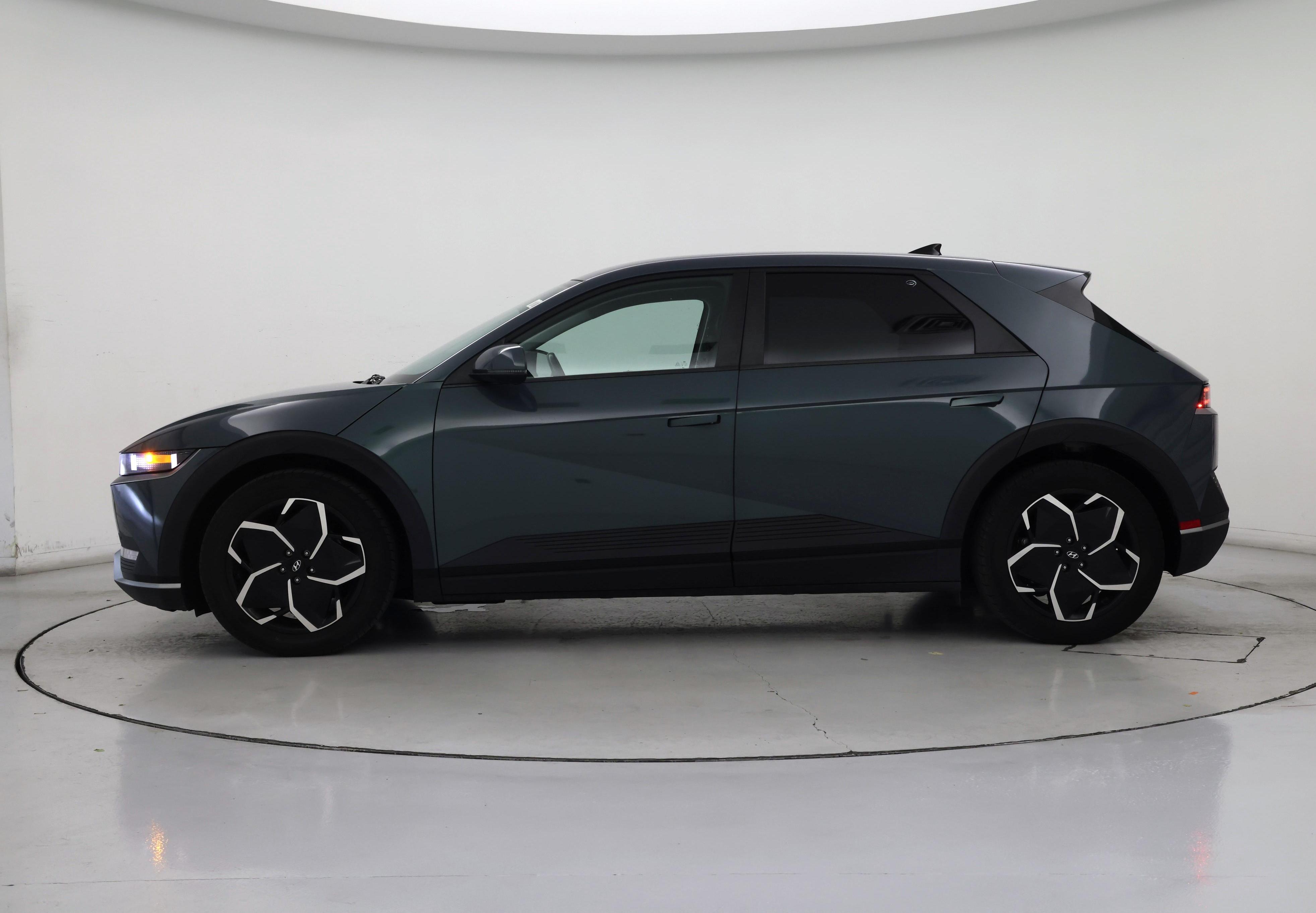 Thumbnail: 2024 Hyundai Ioniq 5 - 3