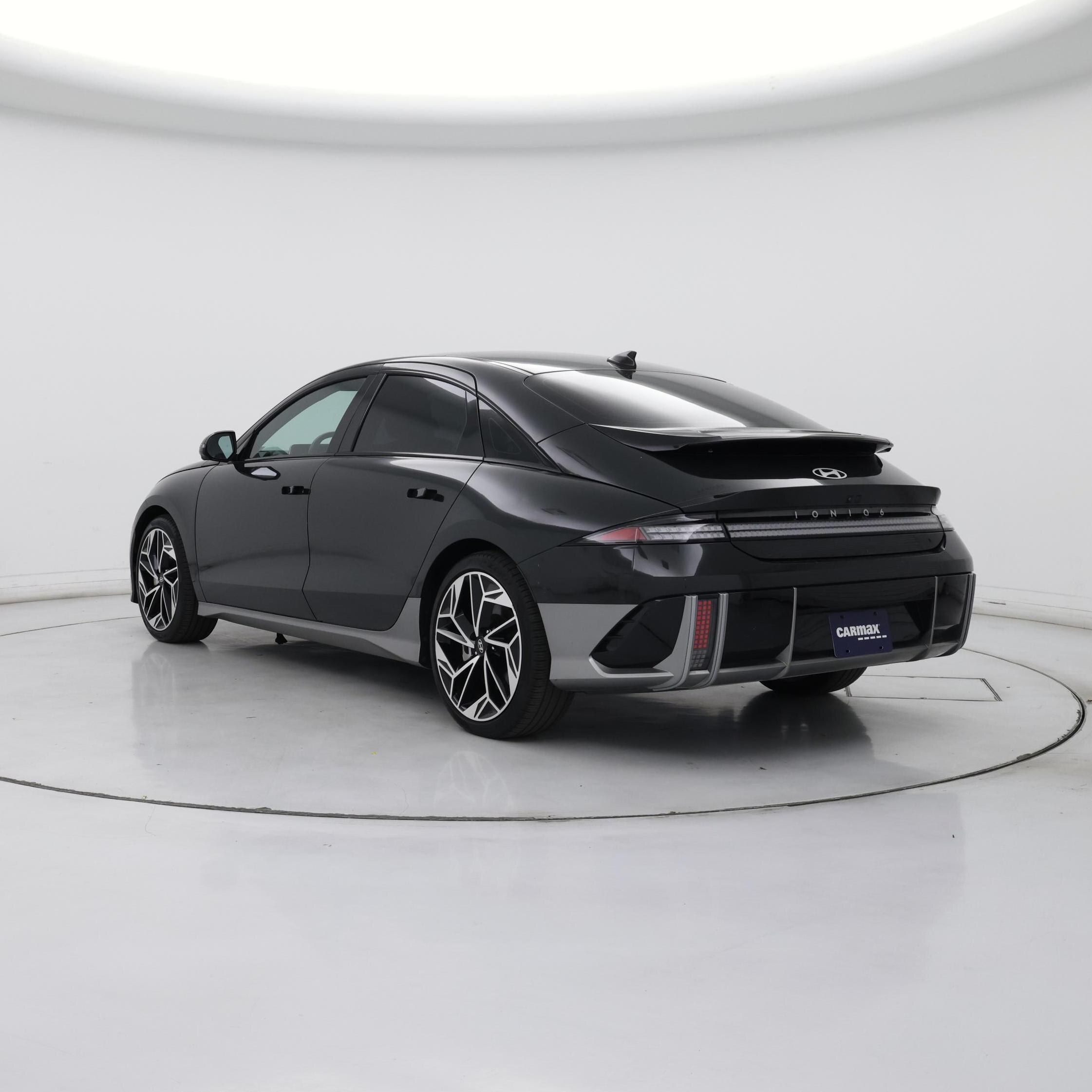 Thumbnail: 2023 Hyundai Ioniq 6 - 2