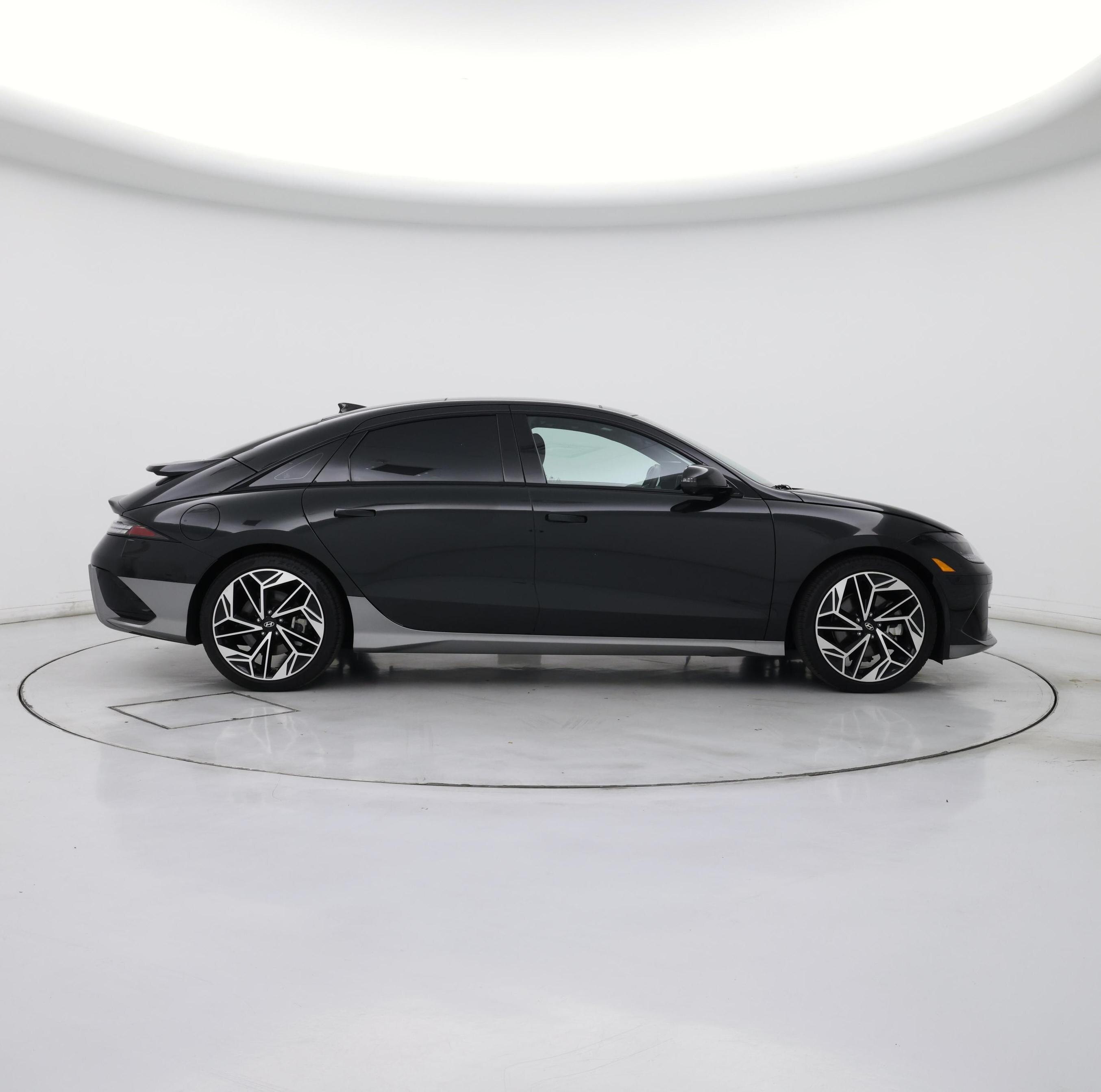 Thumbnail: 2023 Hyundai Ioniq 6 - 7