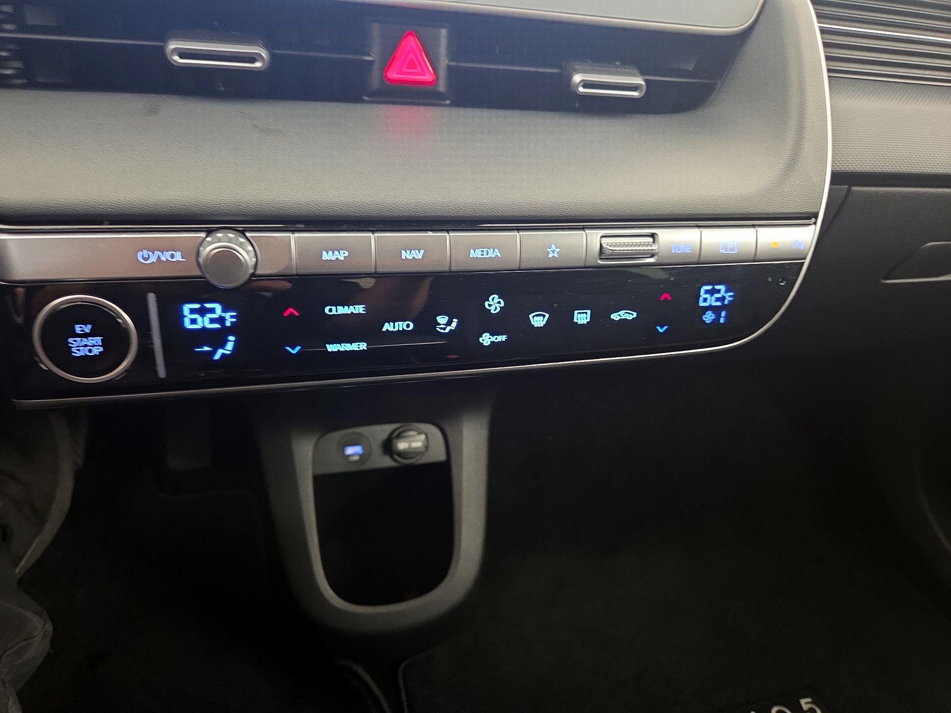 Thumbnail: 2024 Hyundai Ioniq 5 - 17
