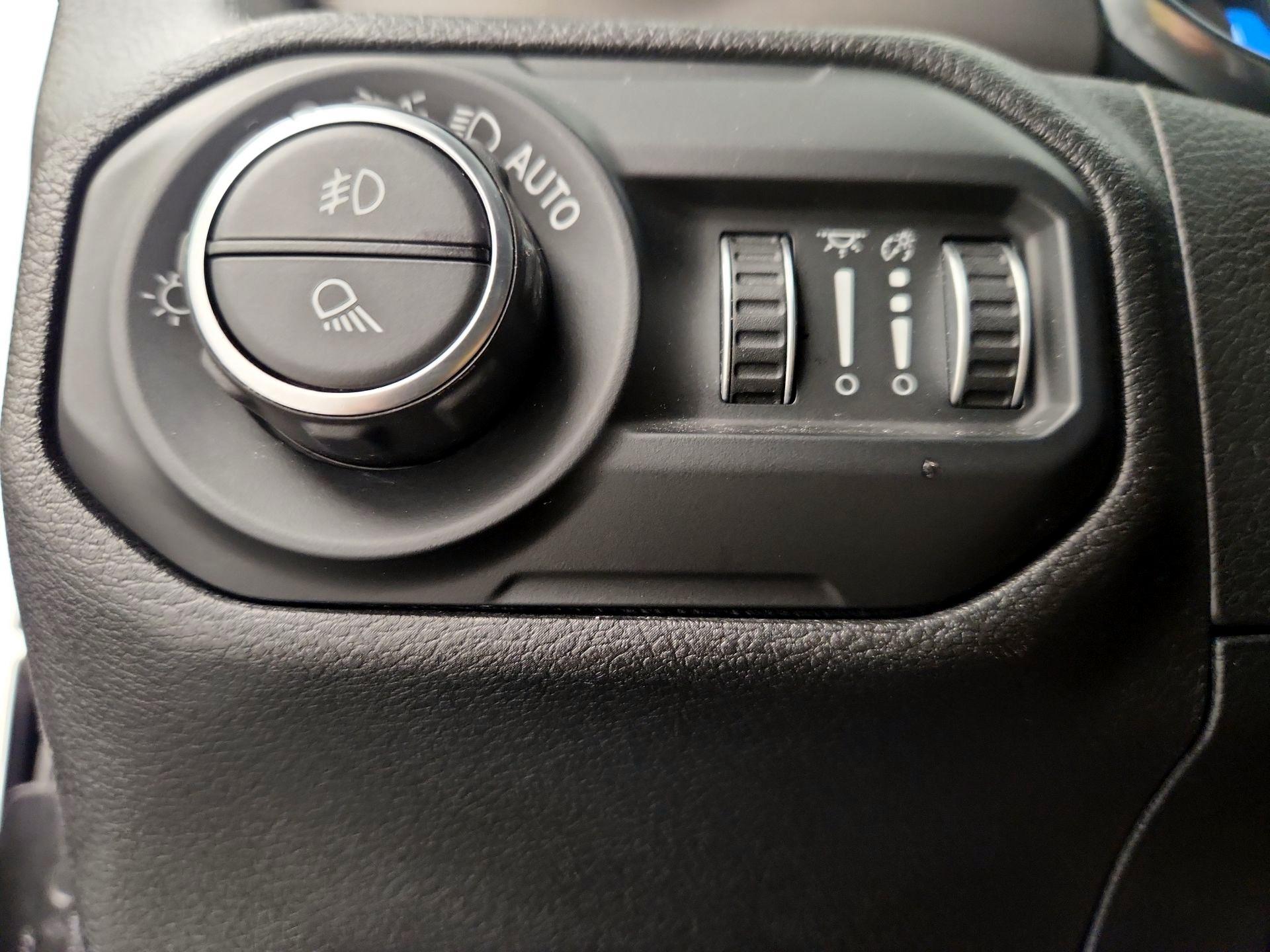 Thumbnail: 2020 Jeep Gladiator - 13