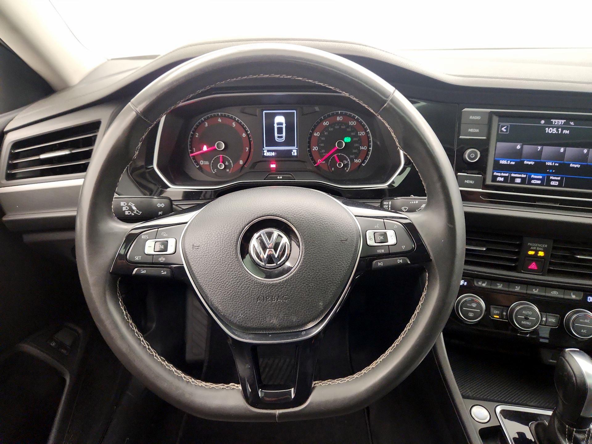 Thumbnail: 2021 Volkswagen Jetta - 10