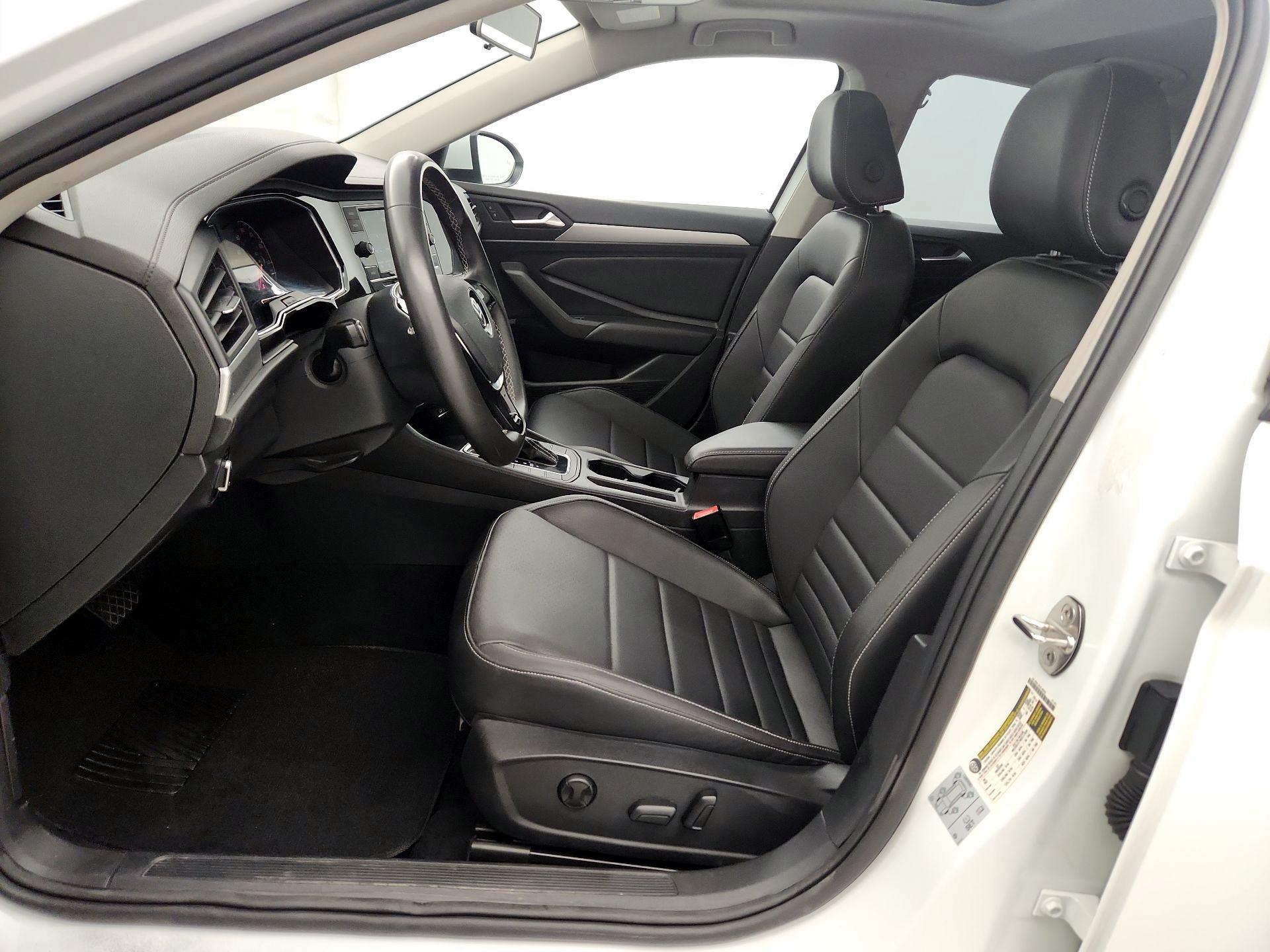 Thumbnail: 2021 Volkswagen Jetta - 11