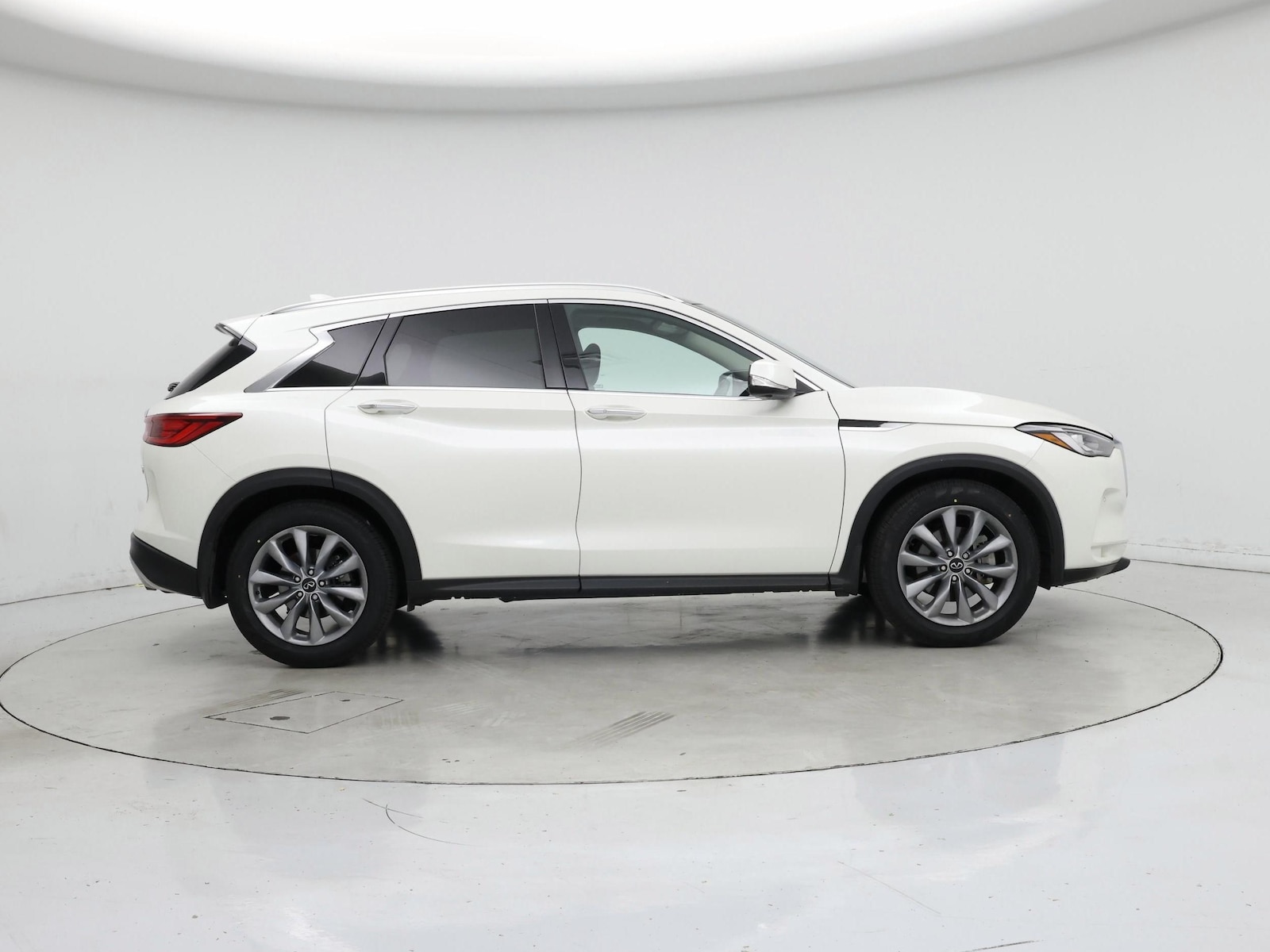 2022 INFINITI QX50 Essential - Photo 8