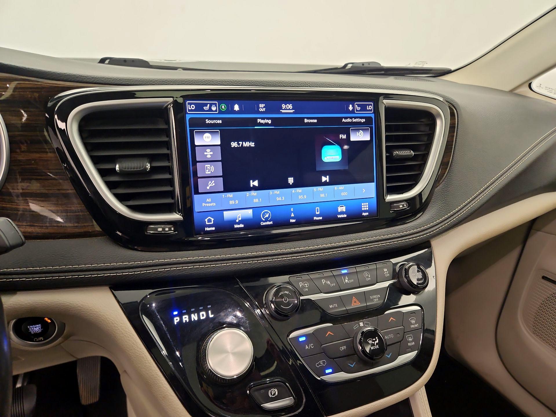 Thumbnail: 2021 Chrysler Pacifica - 16