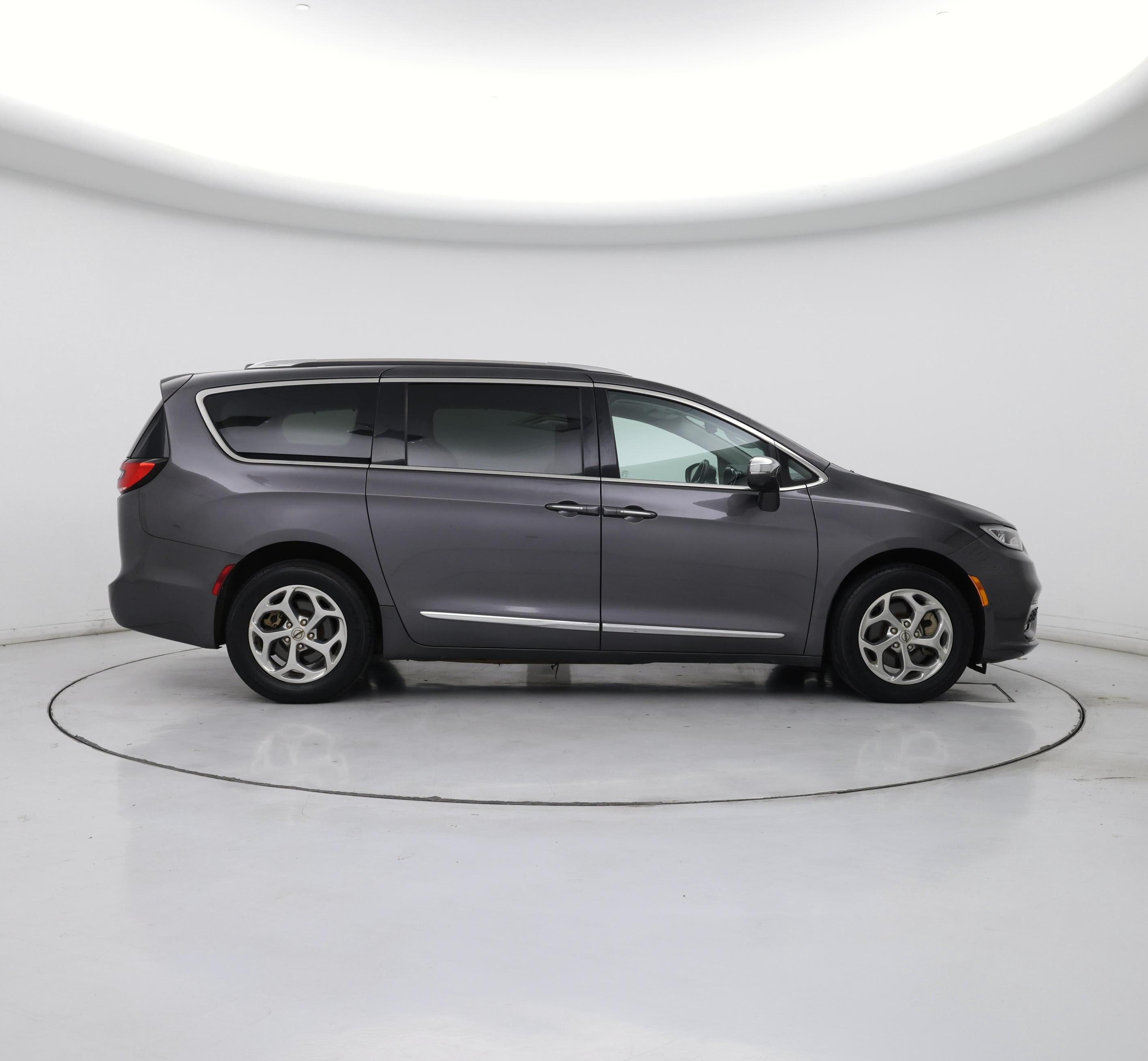 Thumbnail: 2021 Chrysler Pacifica - 7