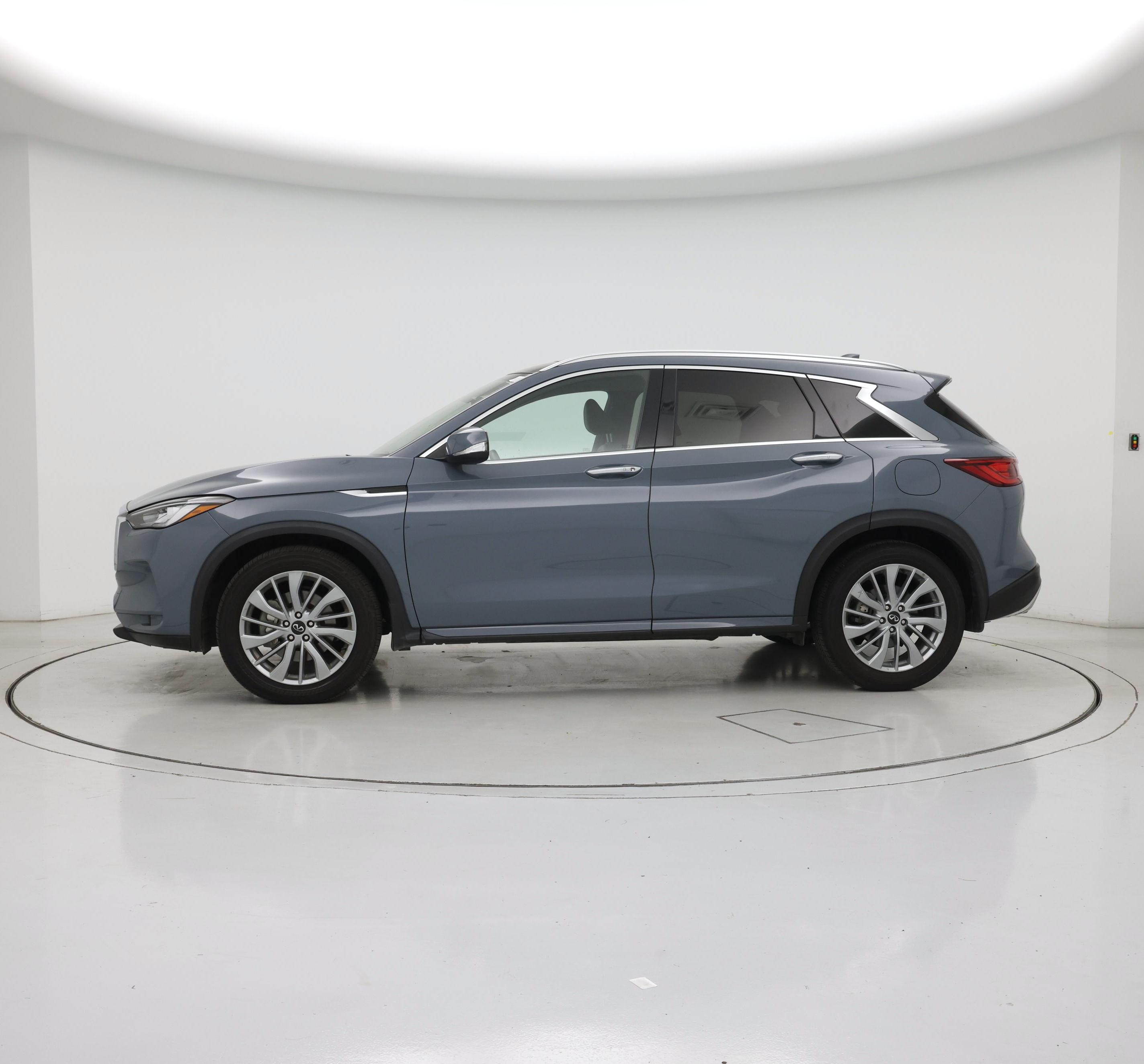Thumbnail: 2023 INFINITI QX50 - 3