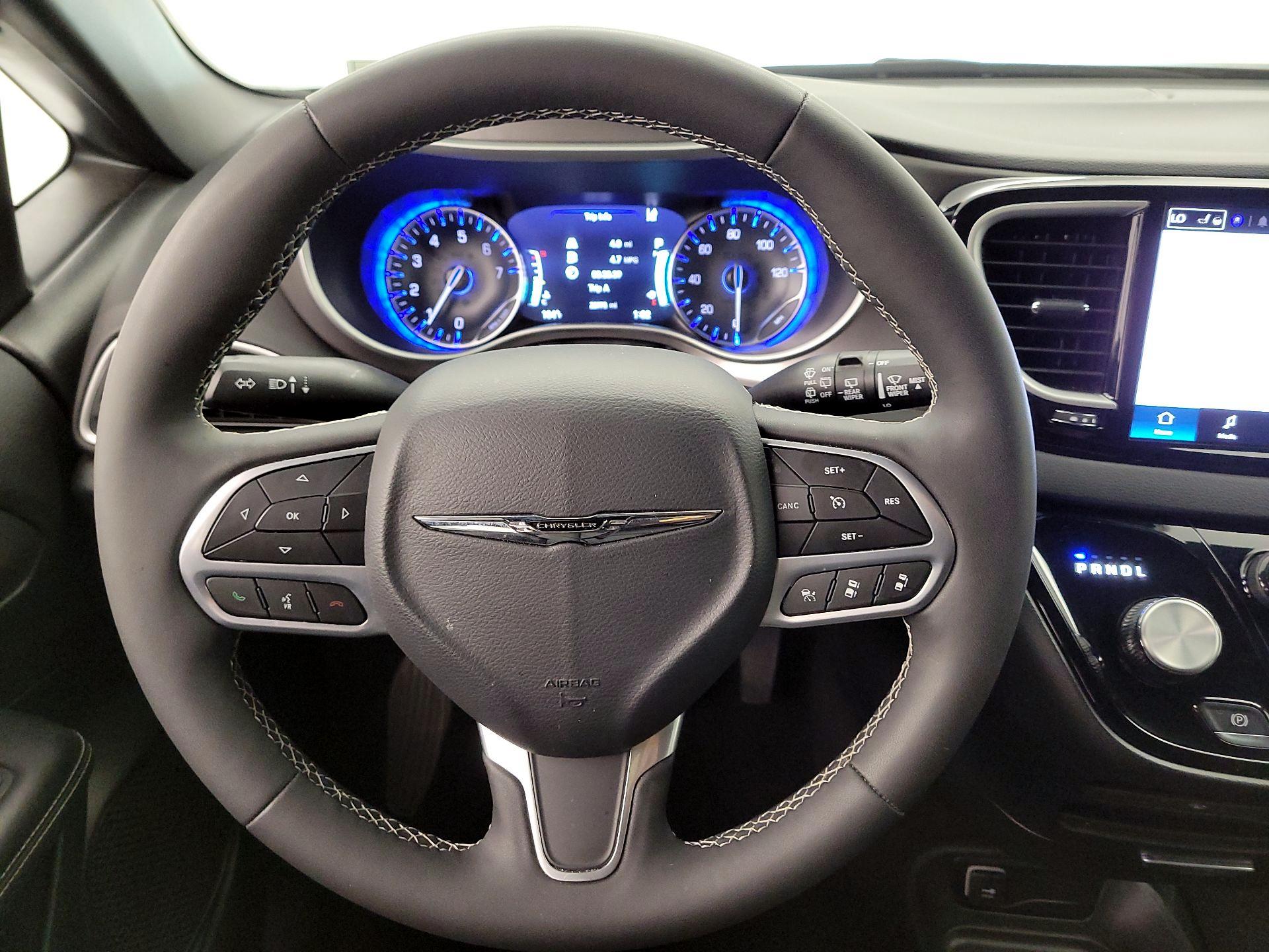 Thumbnail: 2025 Chrysler Pacifica - 10