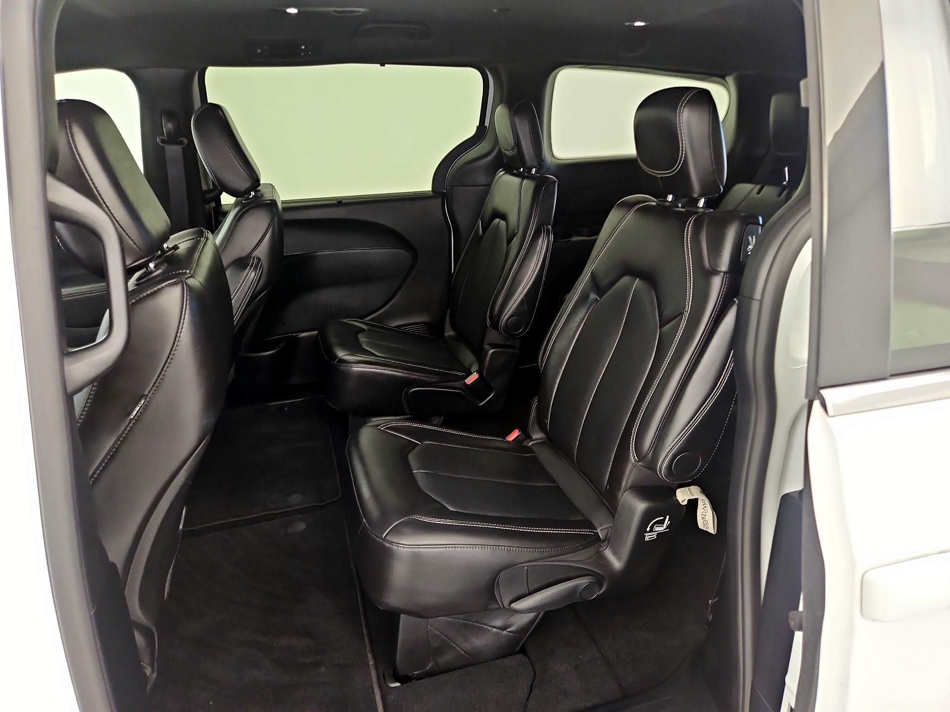 Thumbnail: 2025 Chrysler Pacifica - 19