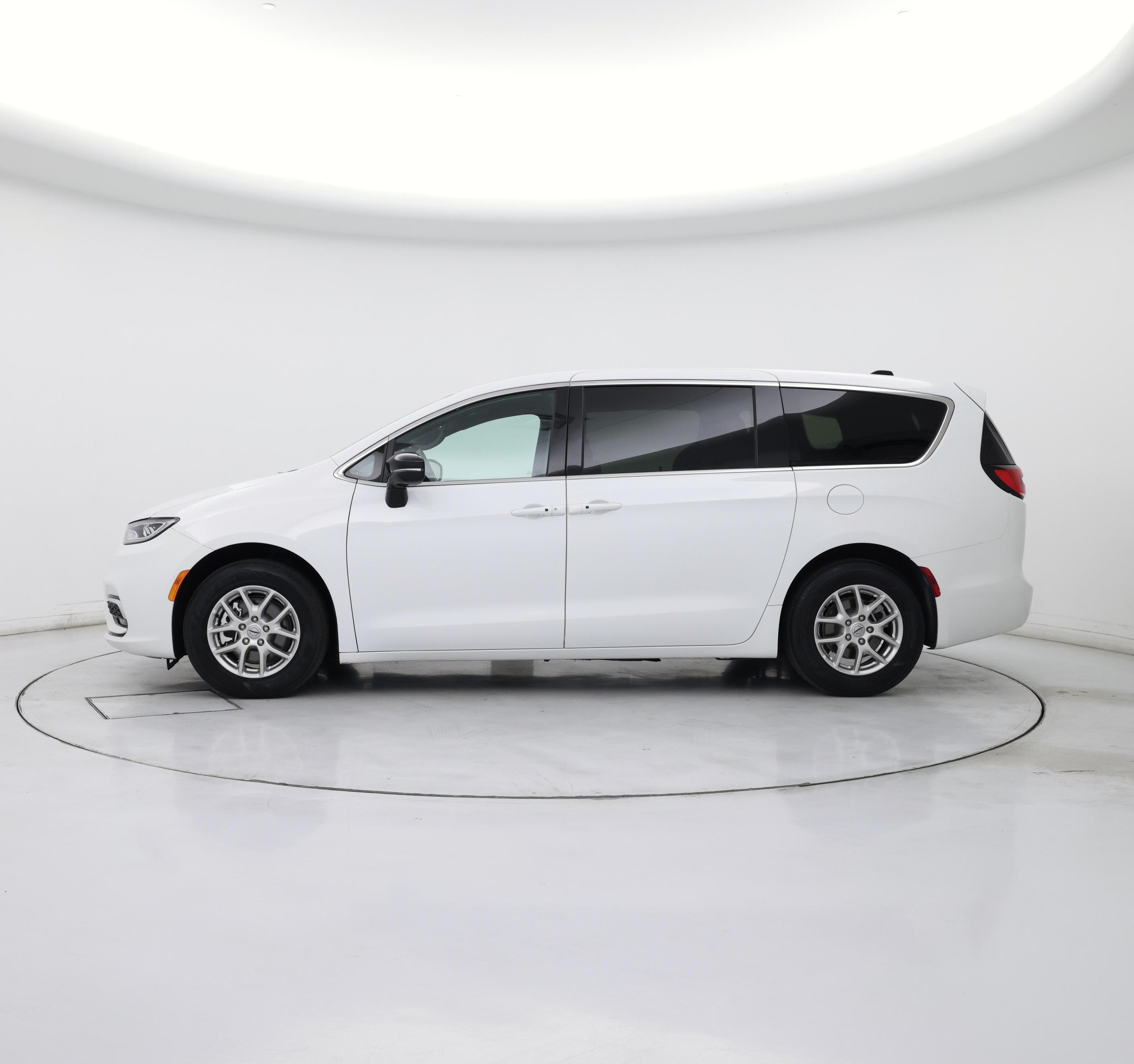 Thumbnail: 2025 Chrysler Pacifica - 3