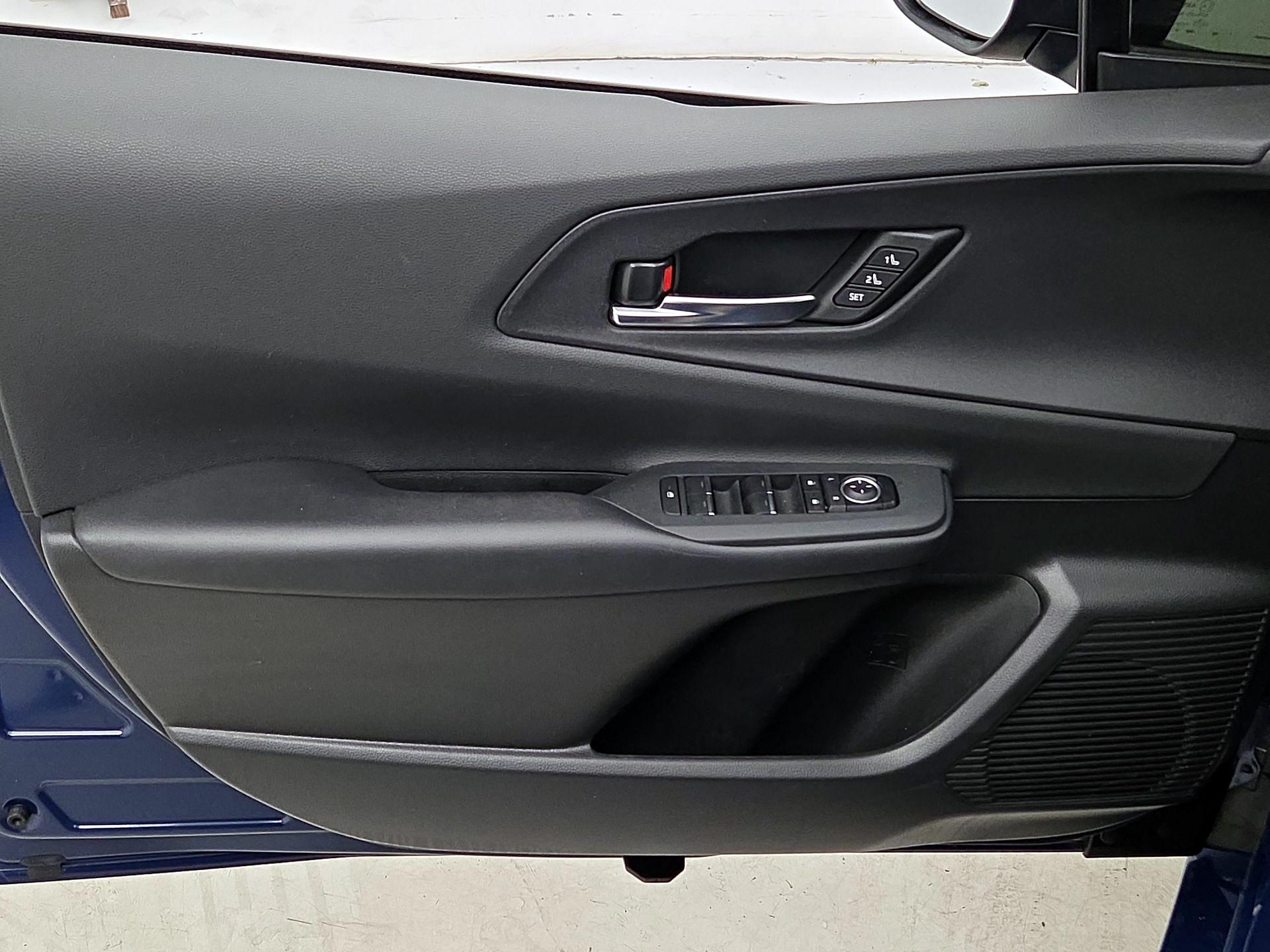 Thumbnail: 2024 Toyota Prius Prime - 12