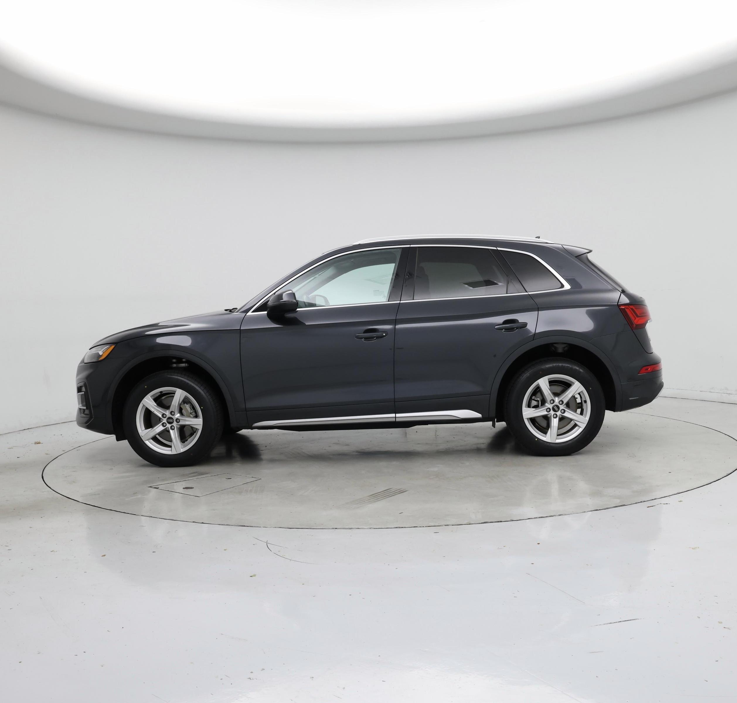 Thumbnail: 2023 Audi Q5 - 3