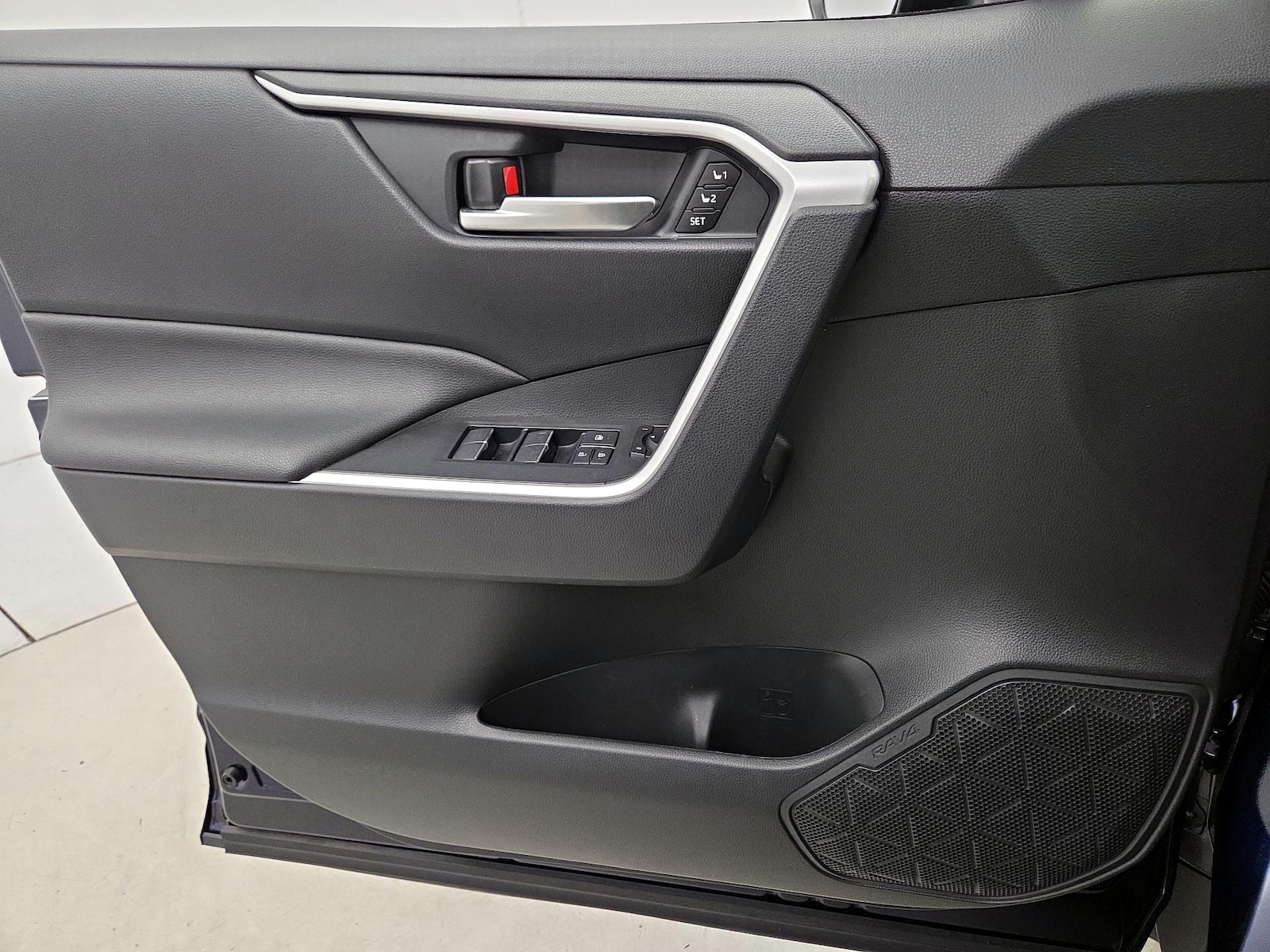 2024 Toyota RAV4 XLE Premium - Photo 13