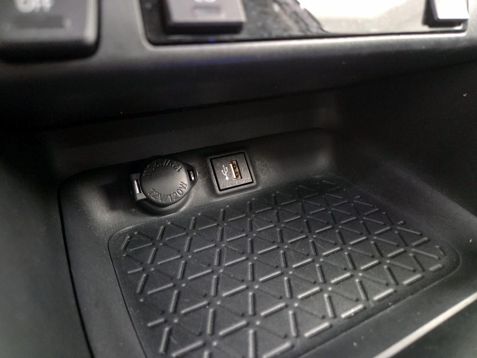 2024 Toyota RAV4 XLE Premium - Photo 19