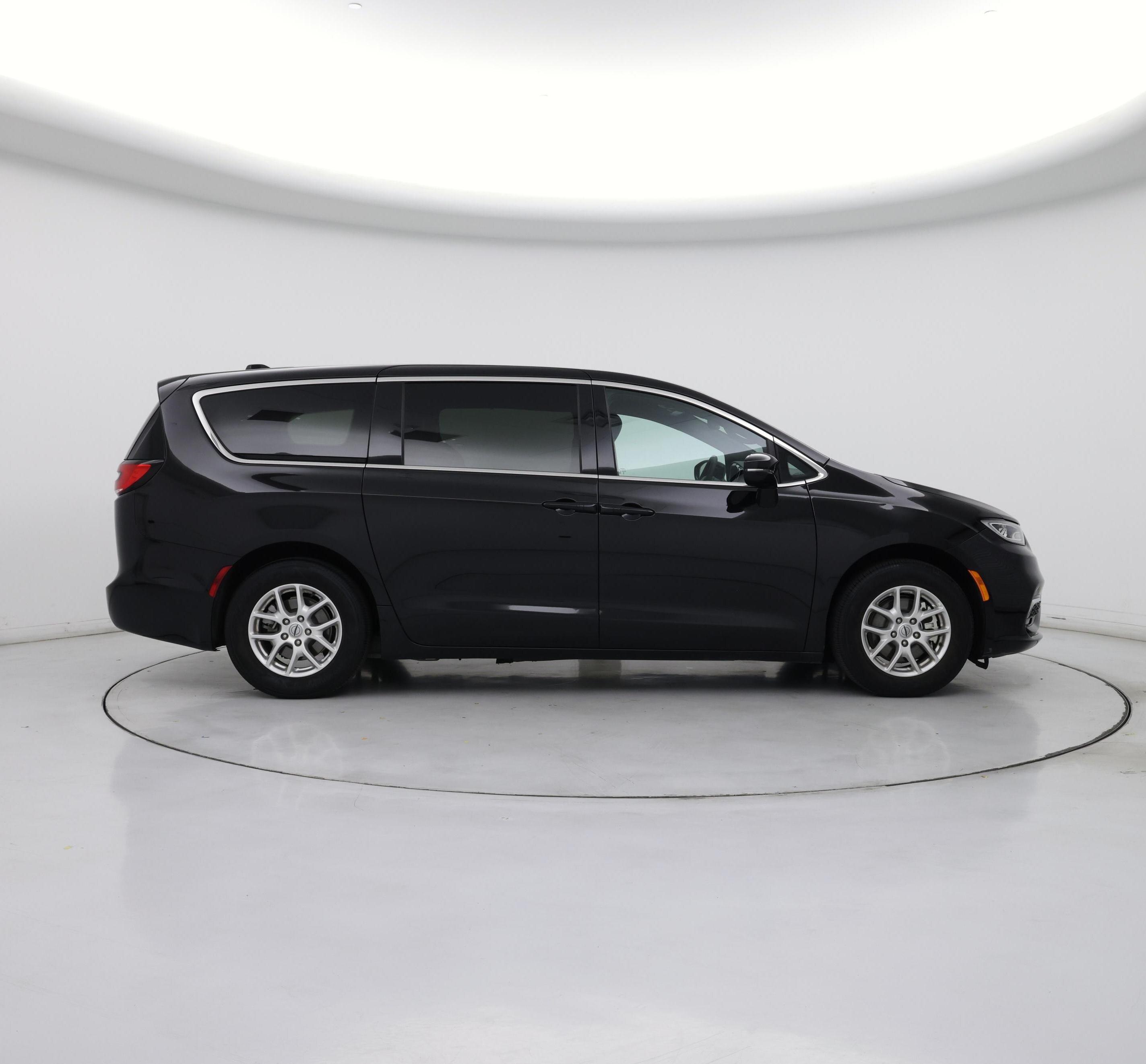 Thumbnail: 2025 Chrysler Pacifica - 7
