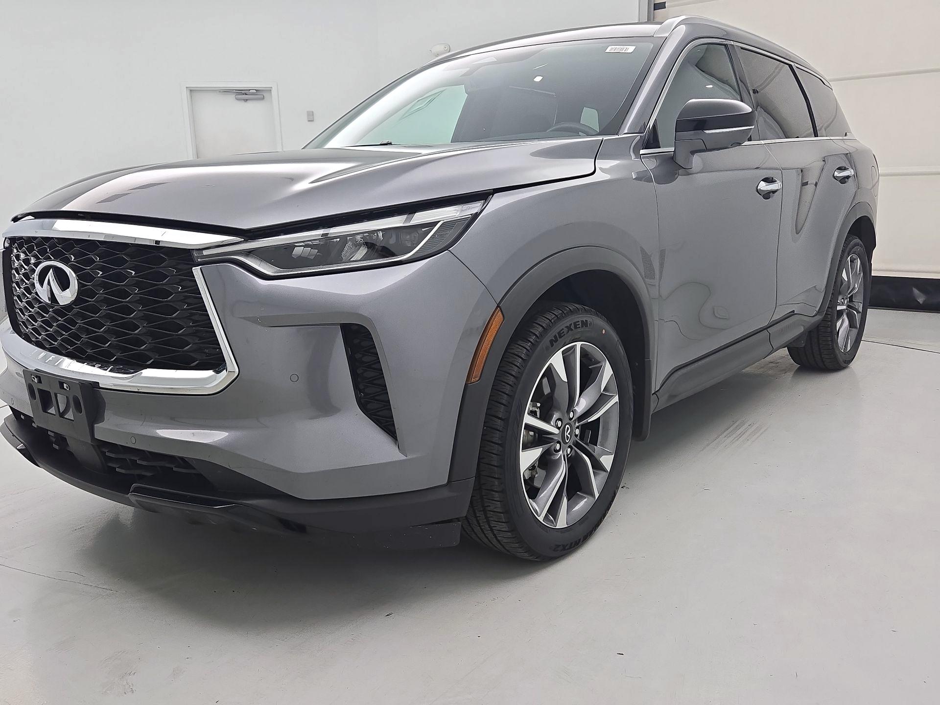 Thumbnail: 2023 INFINITI QX60 - 3