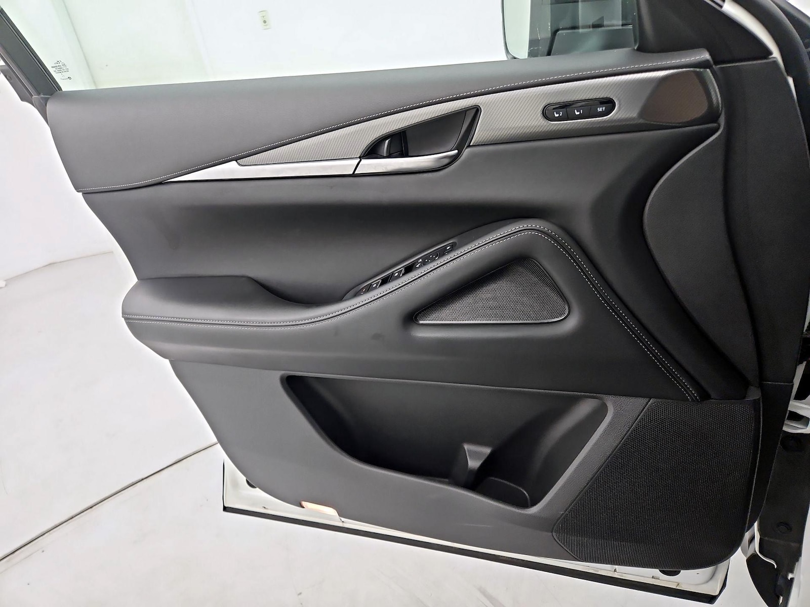 2023 INFINITI QX60 LUXE - Photo 13