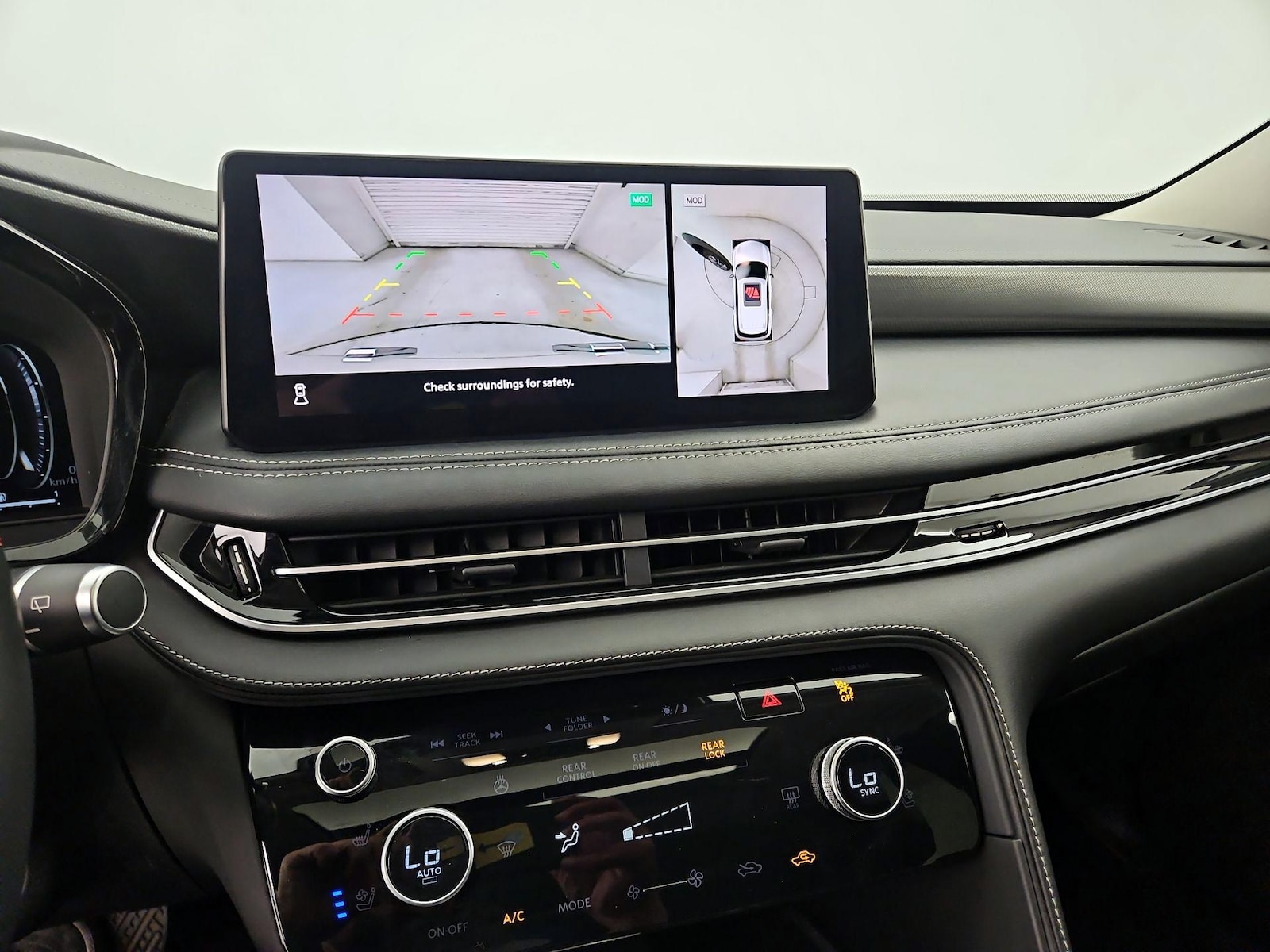 2023 INFINITI QX60 LUXE - Photo 16