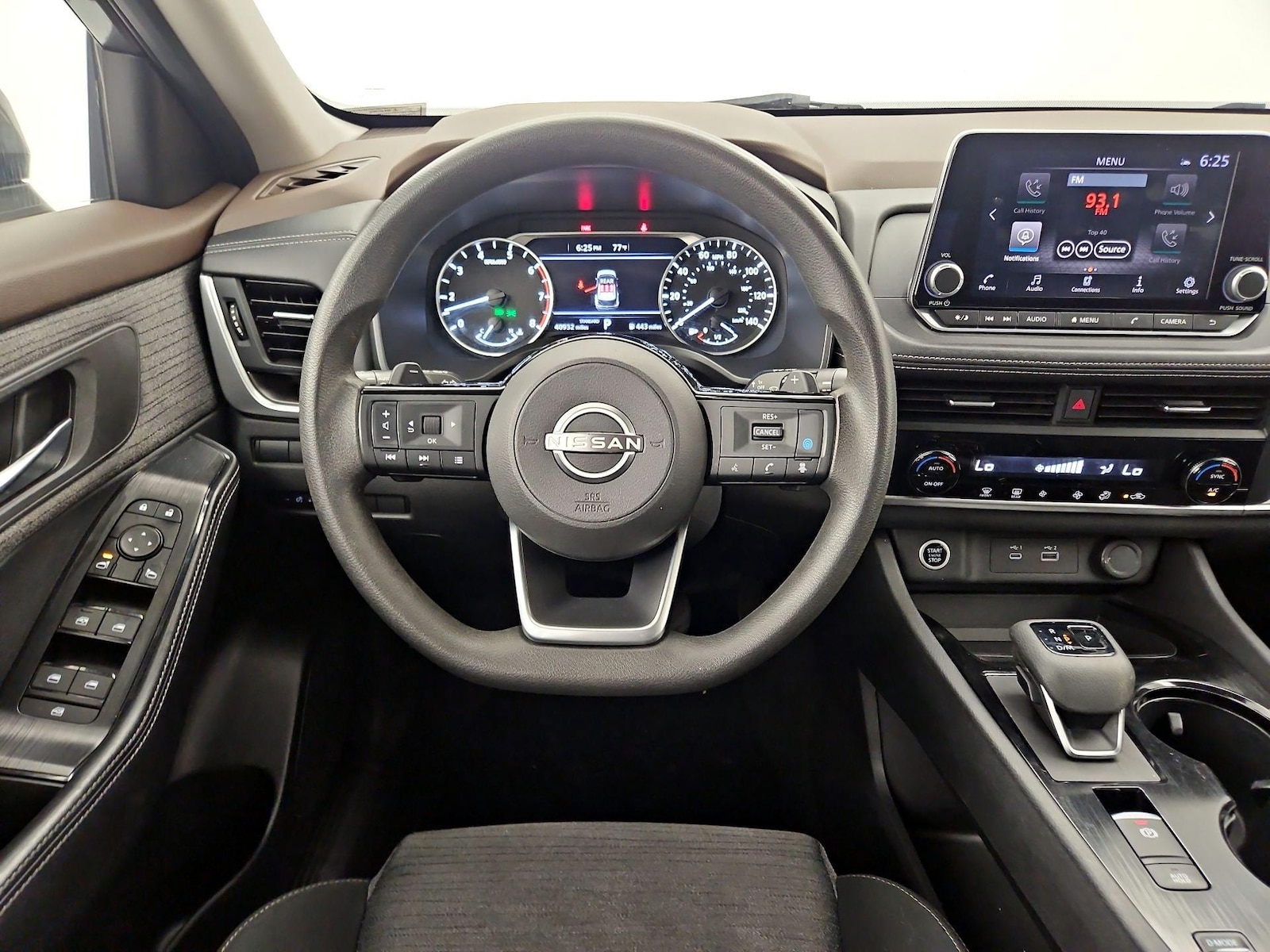 2023 Nissan Rogue SV - Photo 11