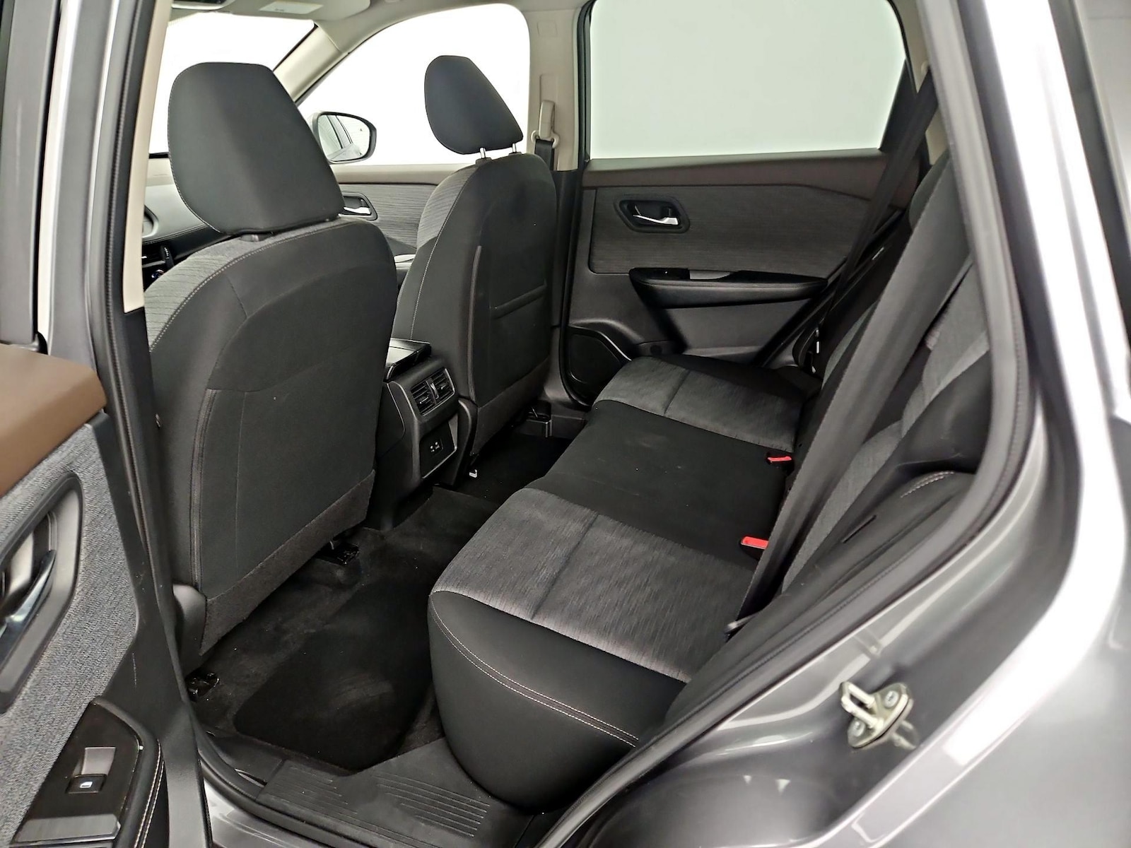 2023 Nissan Rogue SV - Photo 20