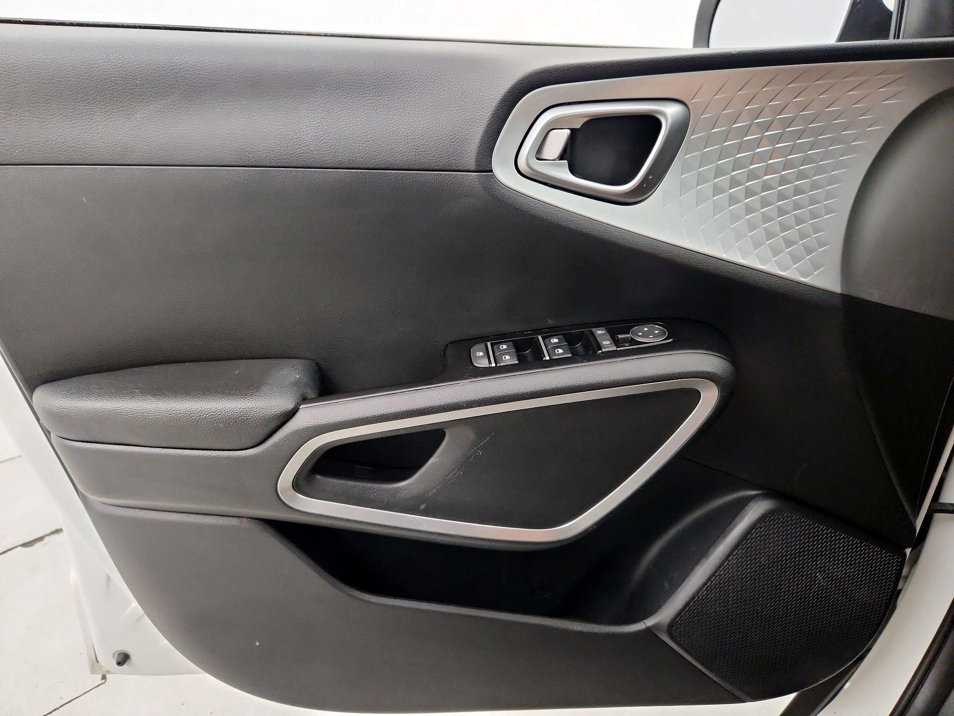 Thumbnail: 2022 Kia Soul - 12