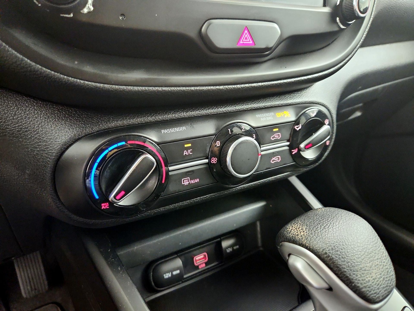 2022 Kia Soul LX - Photo 17