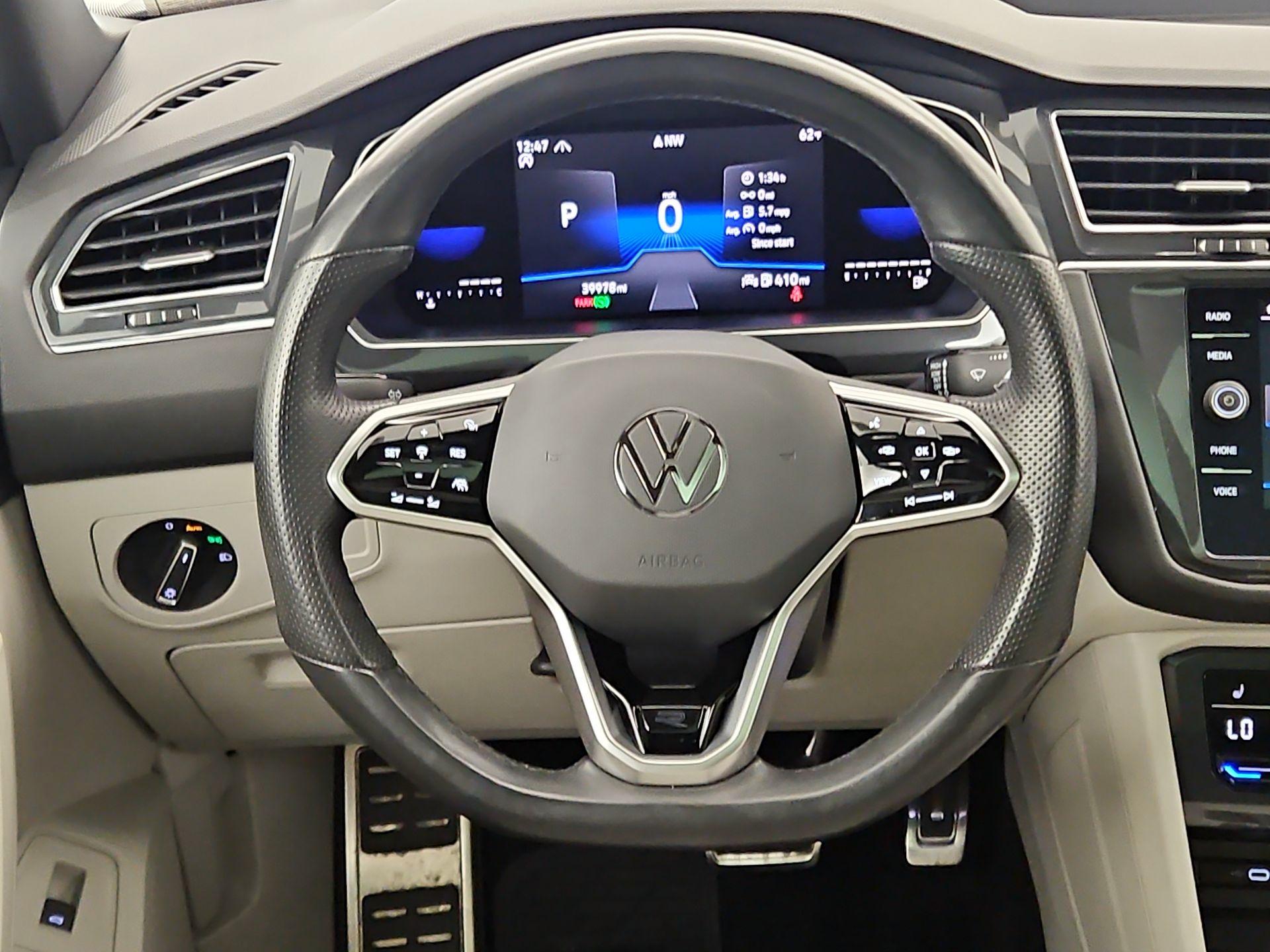 Thumbnail: 2022 Volkswagen Tiguan - 10
