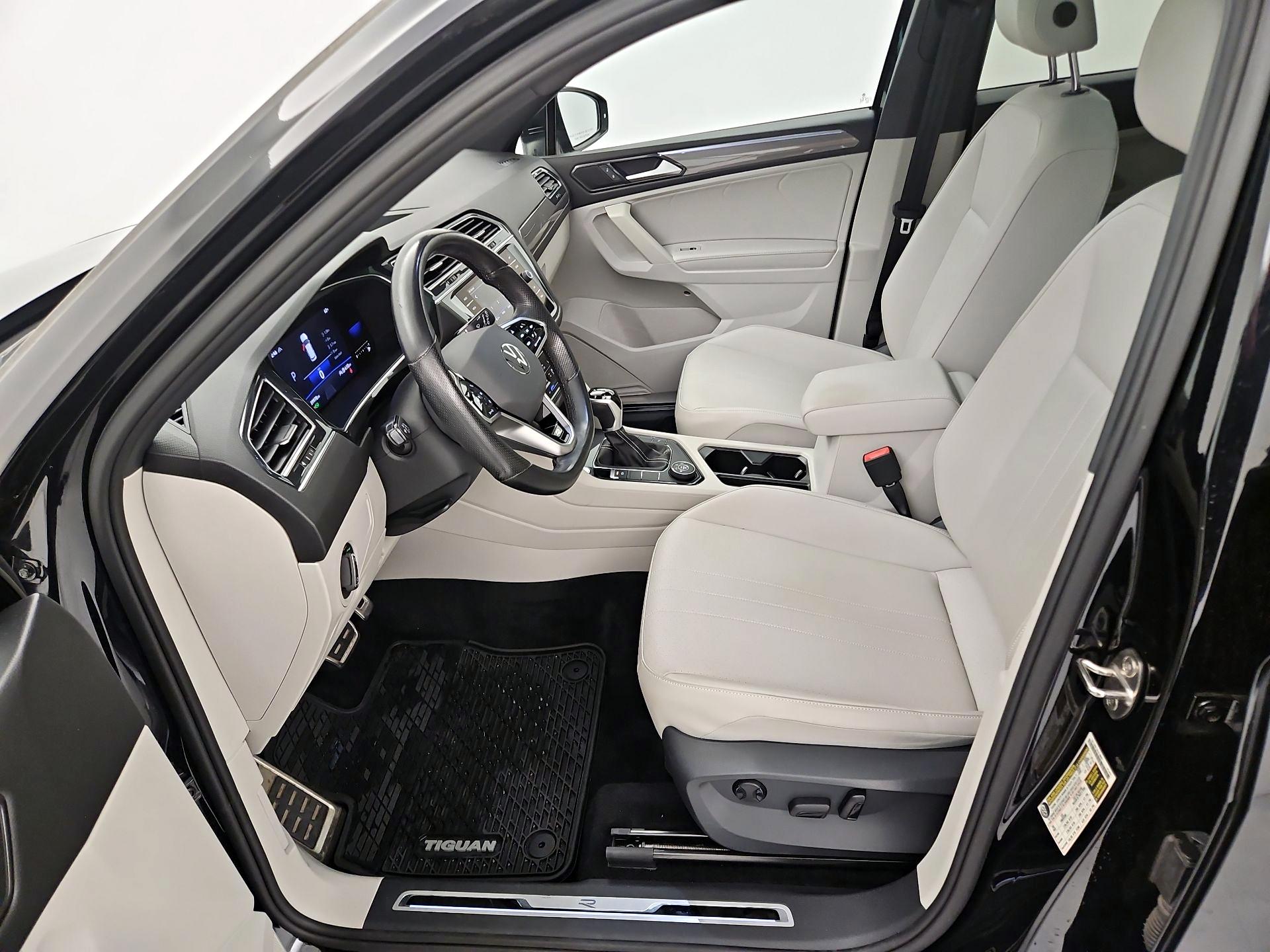 Thumbnail: 2022 Volkswagen Tiguan - 11