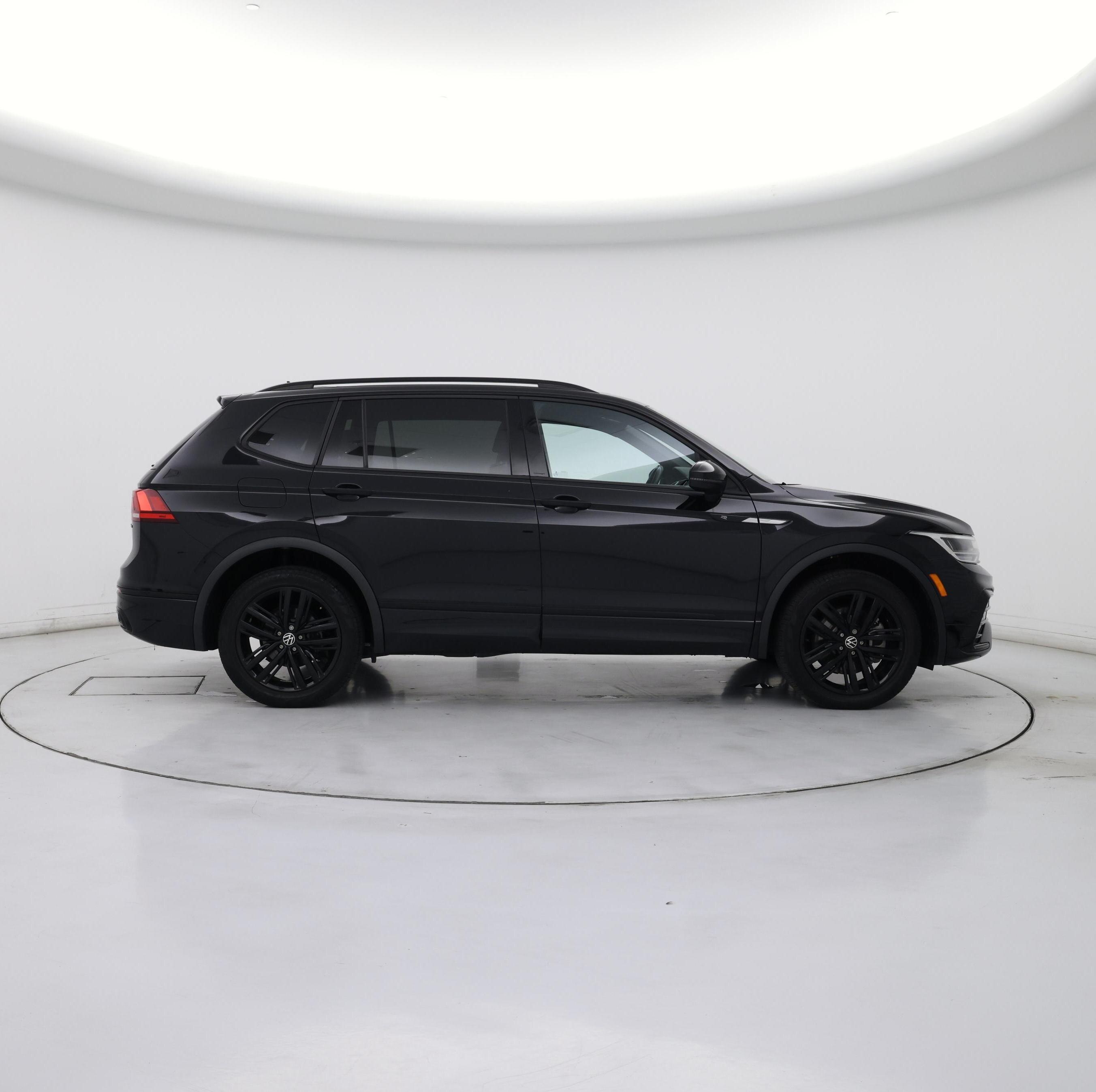 Thumbnail: 2022 Volkswagen Tiguan - 7