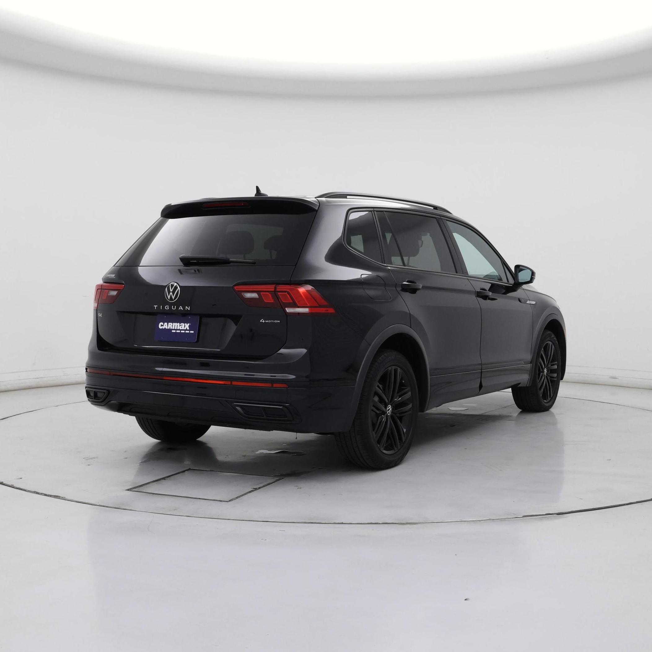 Thumbnail: 2022 Volkswagen Tiguan - 8