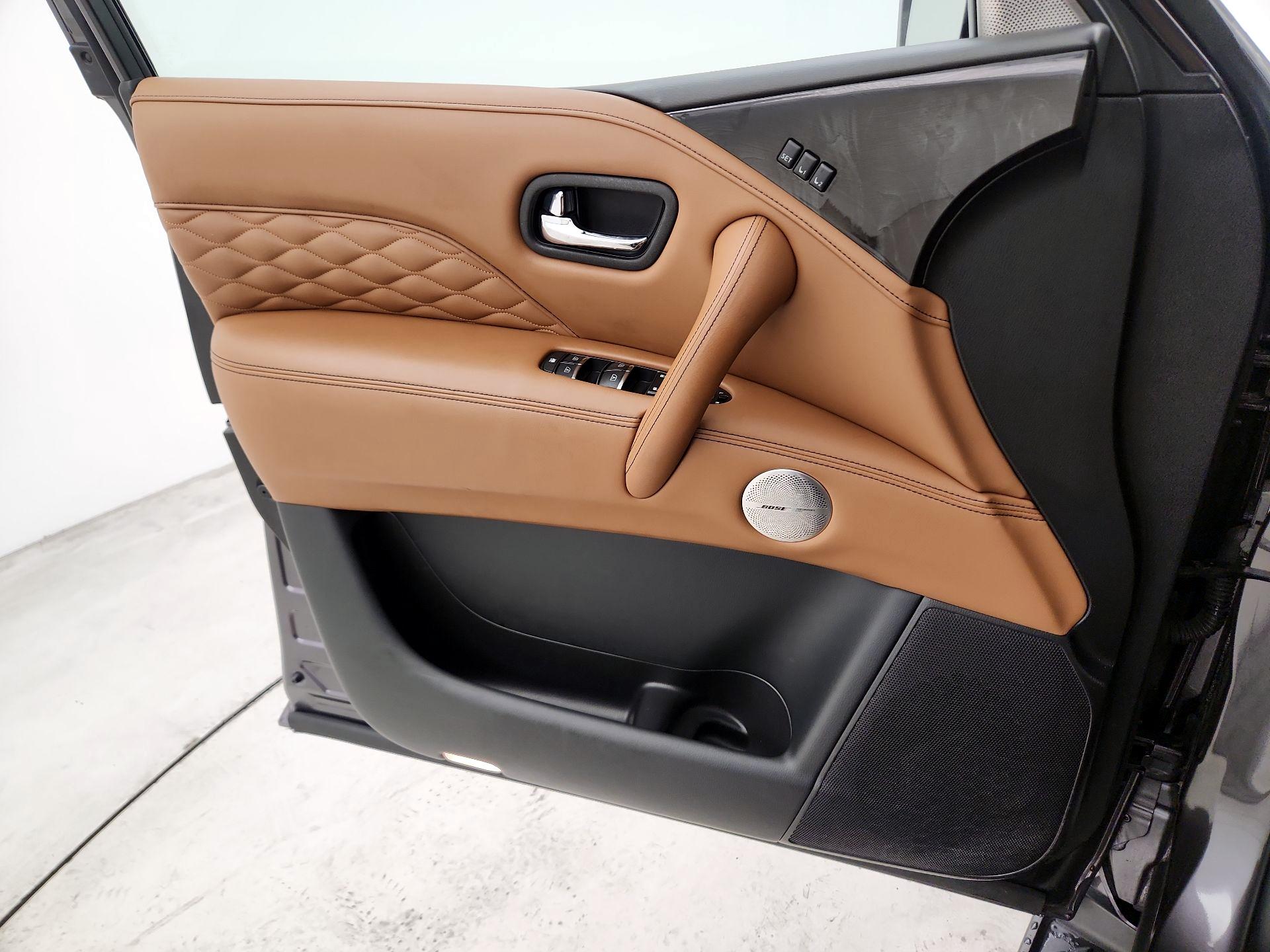 Thumbnail: 2023 INFINITI QX80 - 10