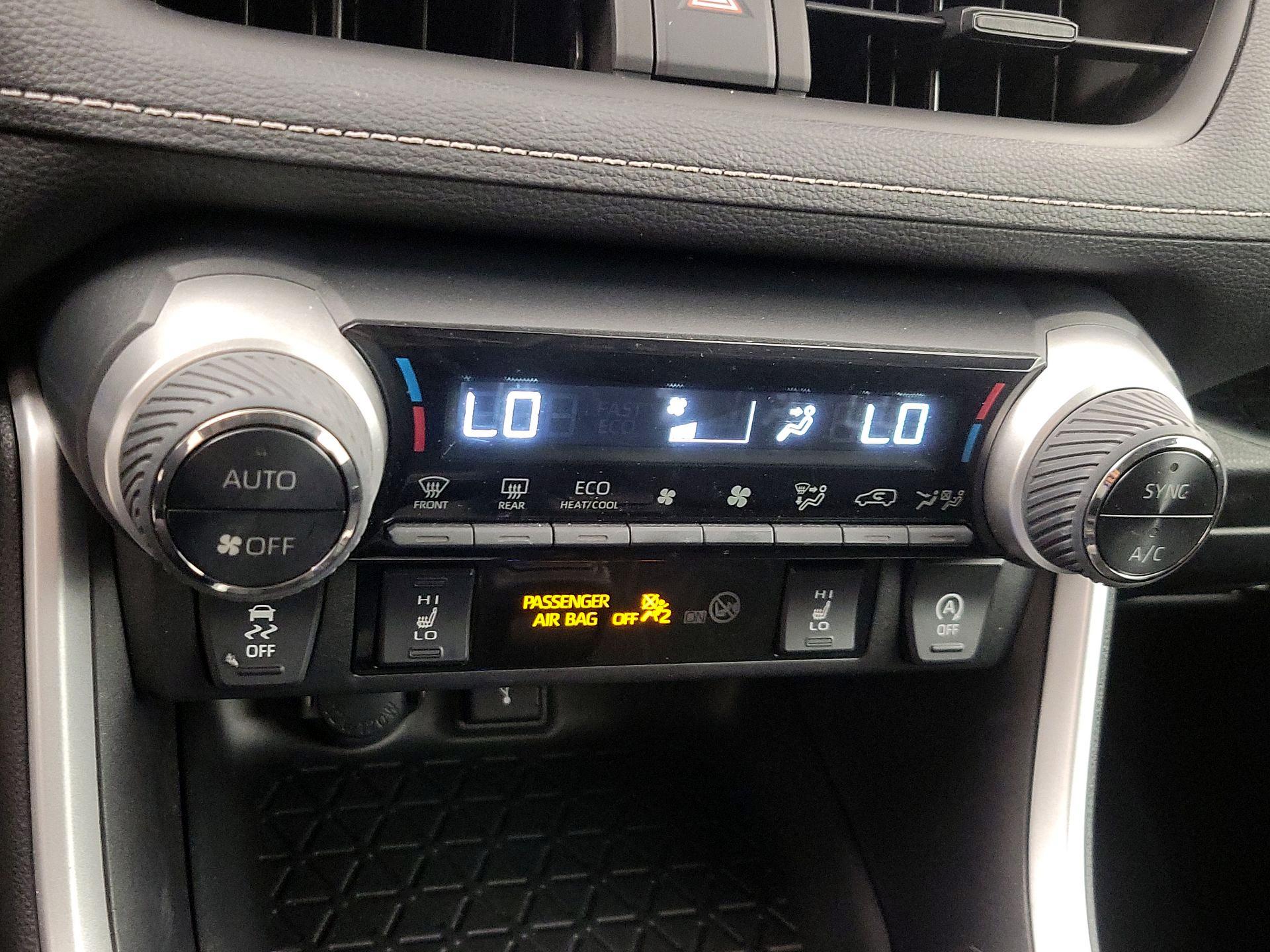 Thumbnail: 2022 Toyota RAV4 - 16