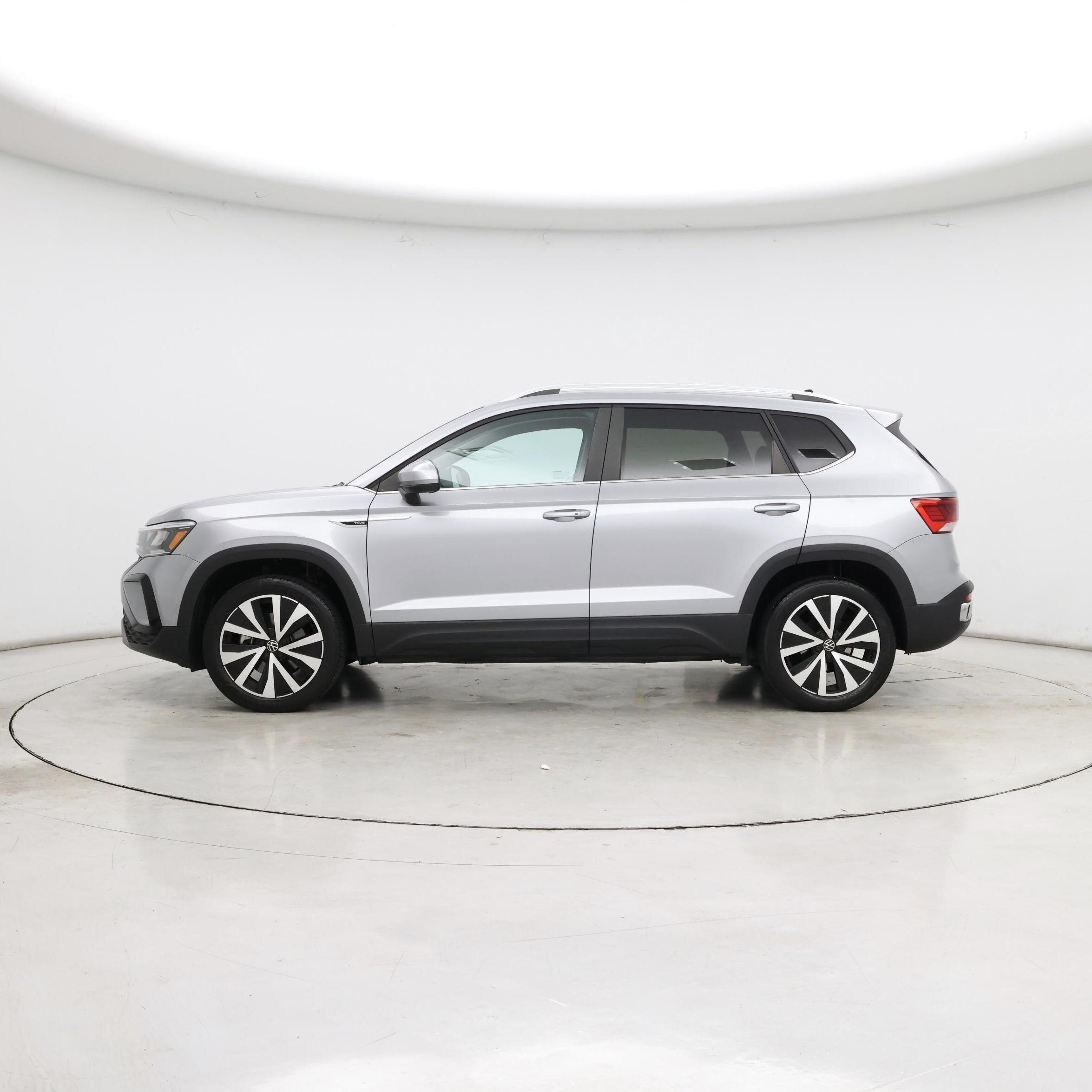 Thumbnail: 2023 Volkswagen Taos - 3