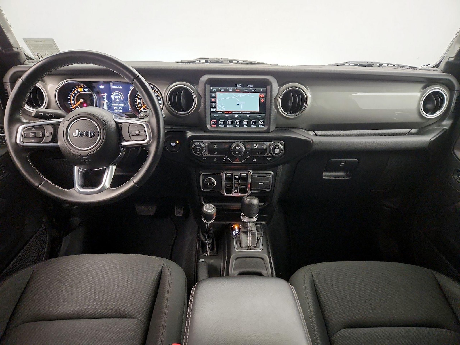 2022 Jeep Wrangler Unlimited Sahara - Photo 10