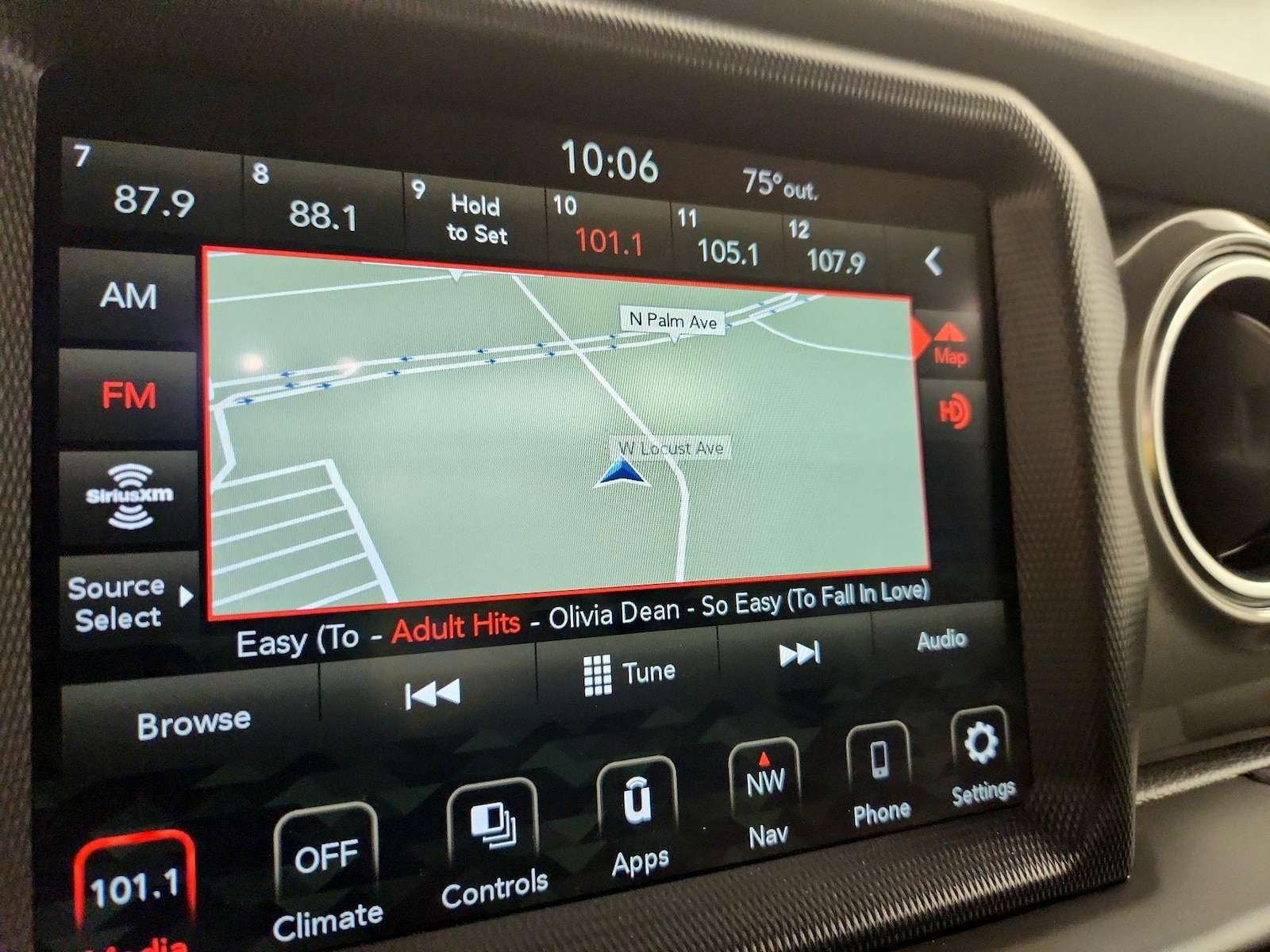 2022 Jeep Wrangler Unlimited Sahara - Photo 15
