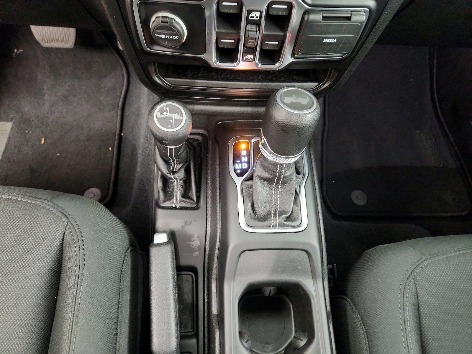 2022 Jeep Wrangler Unlimited Sahara - Photo 19